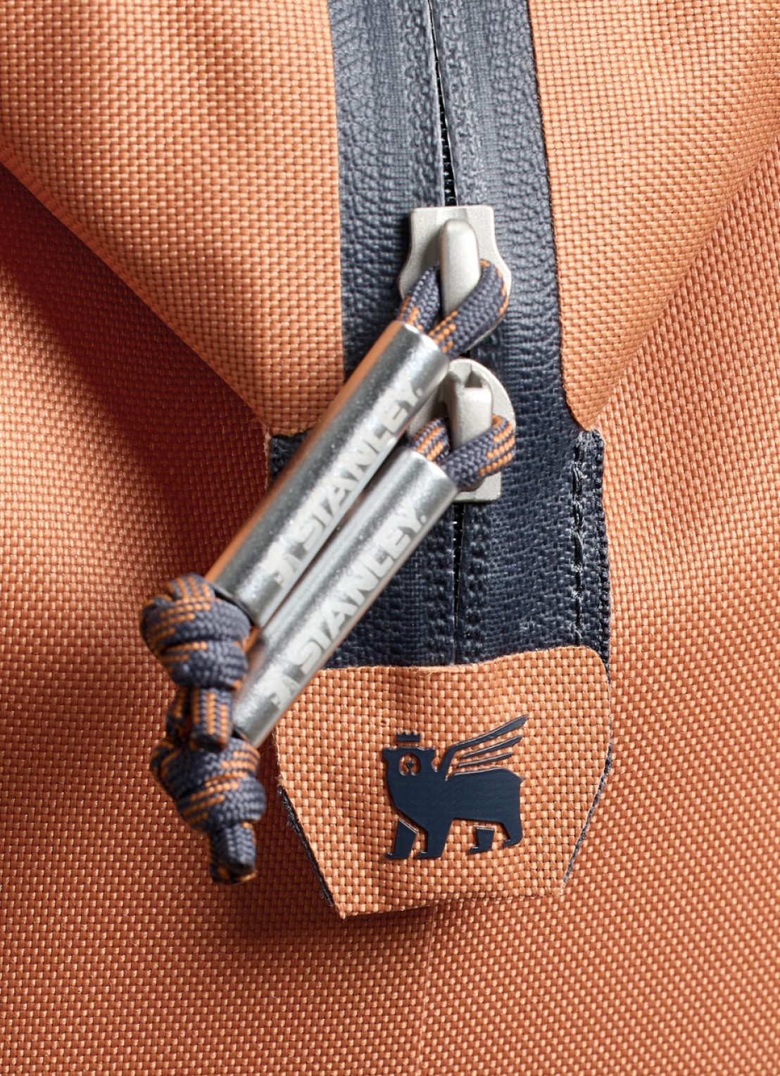 Stanley De All-Day Julienne Mini koeltas 7 liter - detail 4 oranjebruin