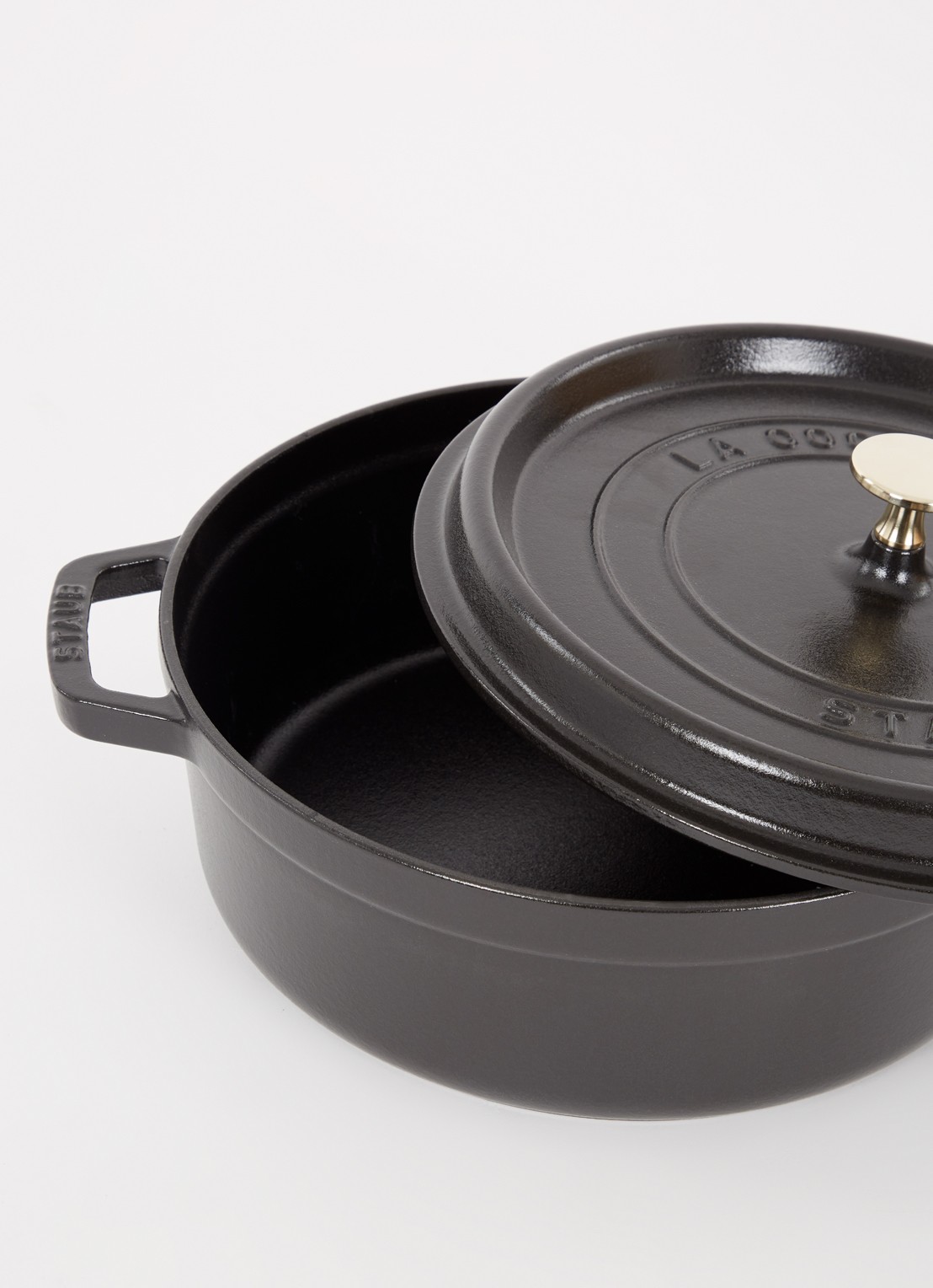 Staub Cocotte Ø26 cm - voorkant 2 zwart