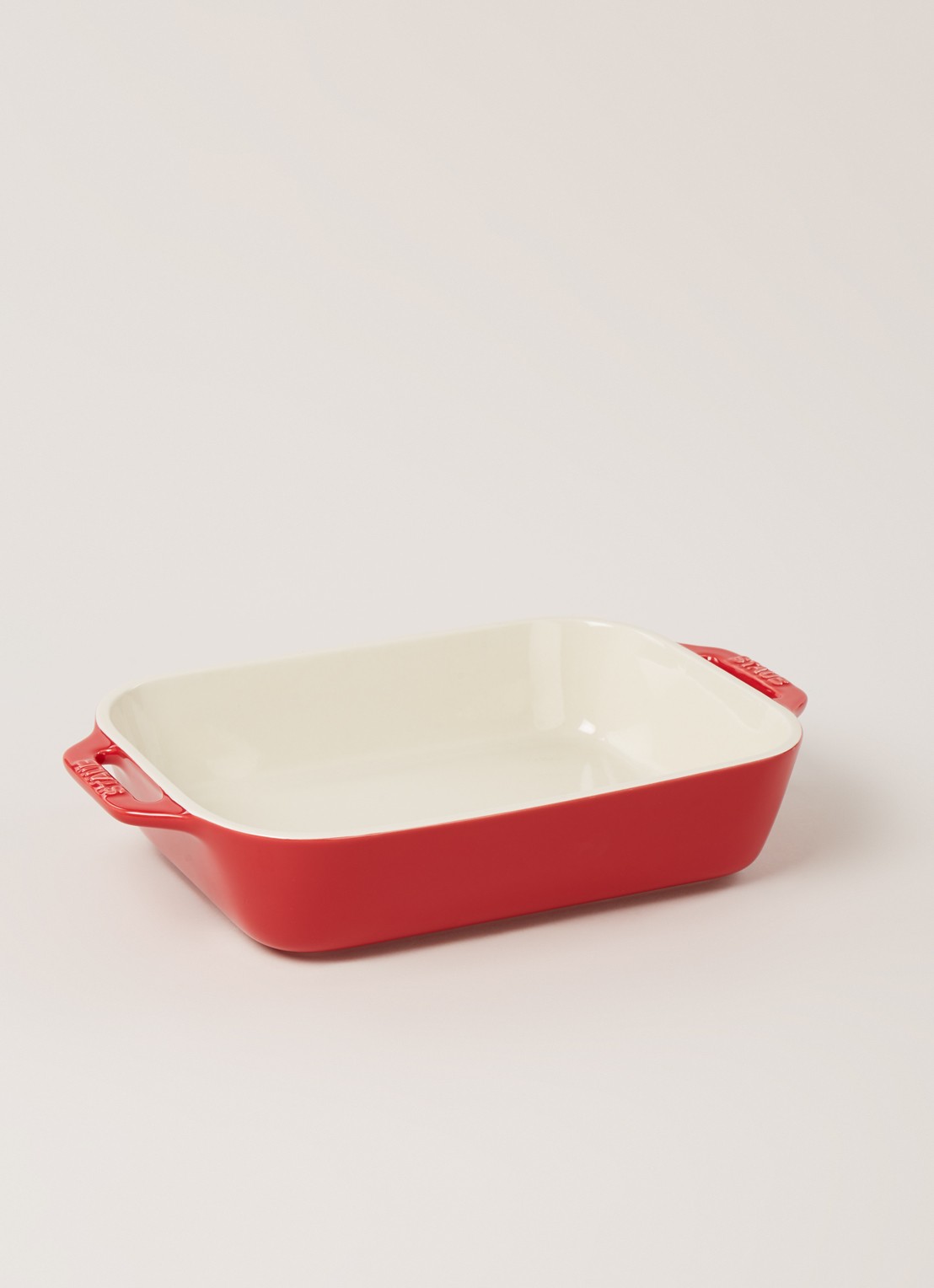 Staub Ovenschaal 27 cm - voorkant 2 steenrood