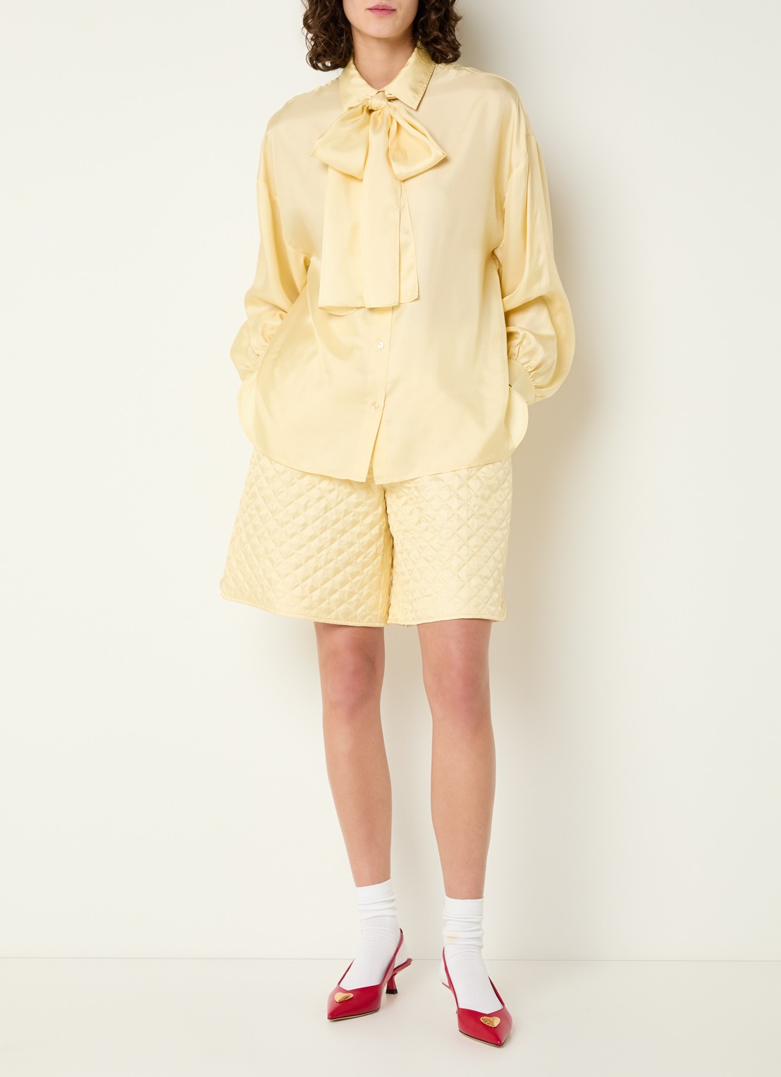 Stella Nova Blouse van zijde met strikdetail - voorkant 3 lichtgeel