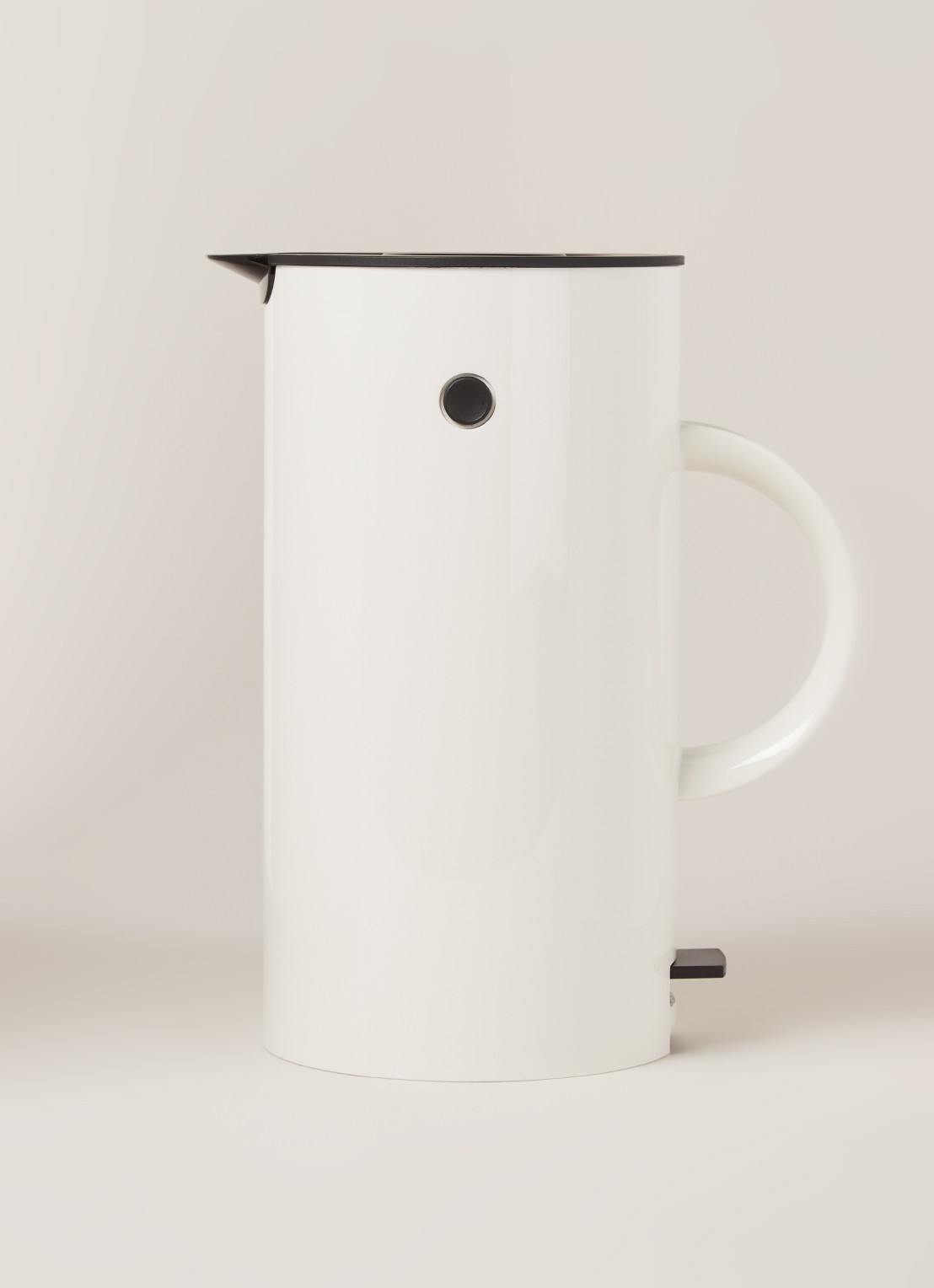 Stelton EM77 waterkoker 1,5 liter 229908 - voorkant 4 wit
