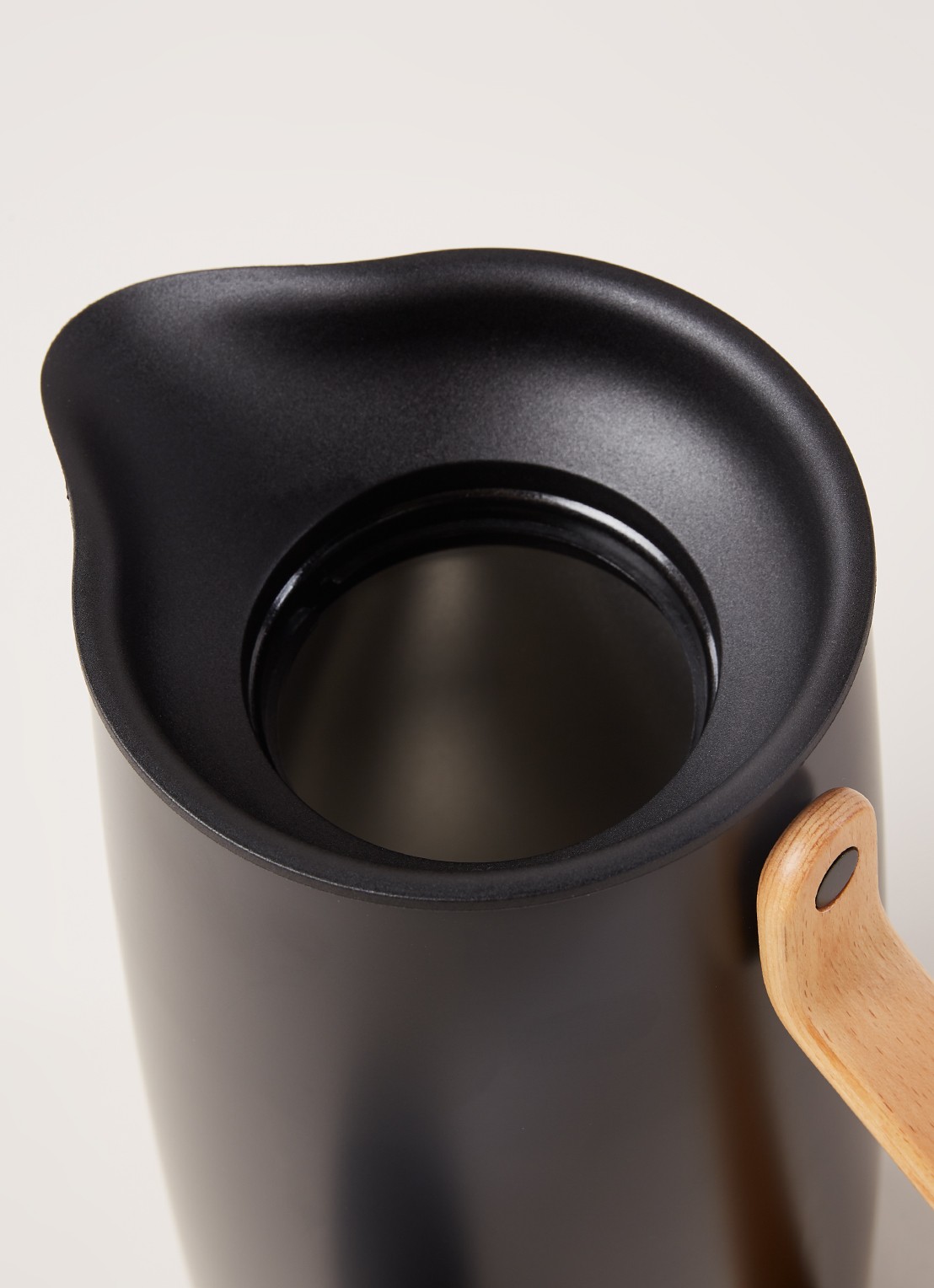 Stelton Emma Coffee thermoskan 1,2 liter - detail 3 zwart