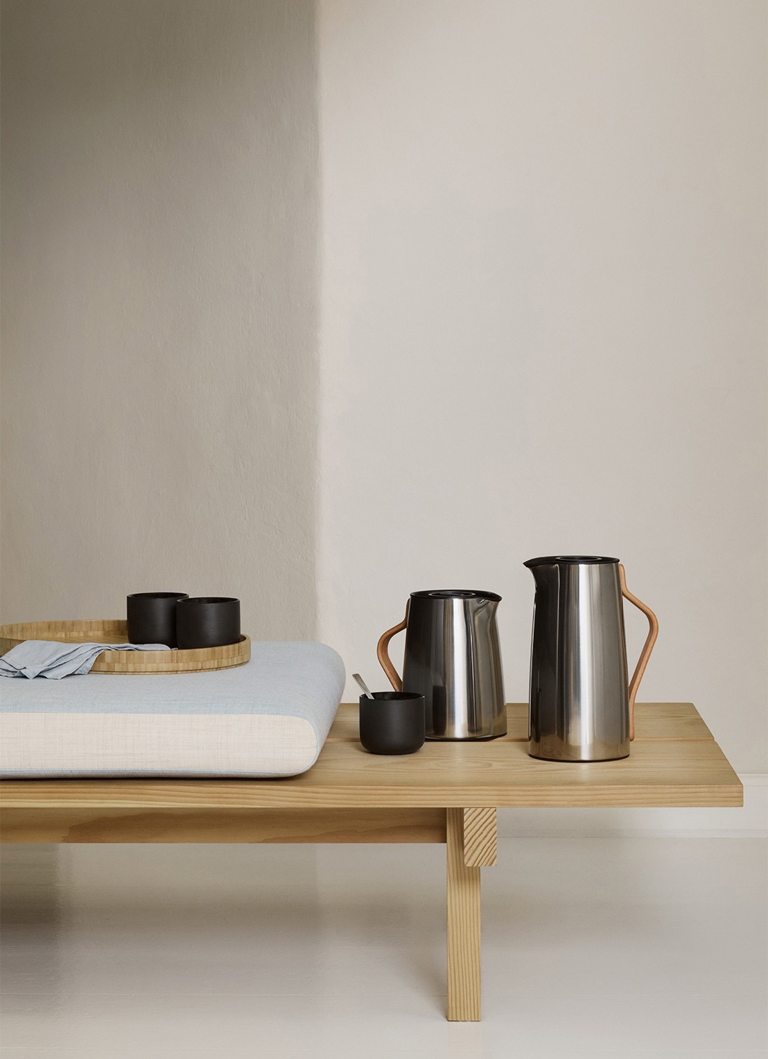 Stelton Emma koffiepot 1,2 liter - achterkant zilver