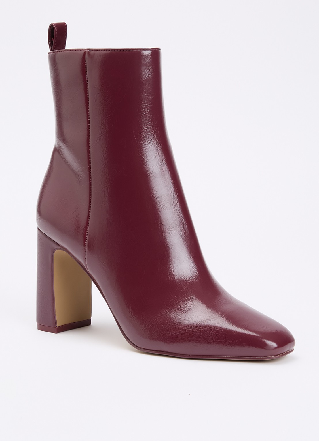 Steve Madden Adelisa enkellaarsje met lakfinish - voorkant 2 aubergine