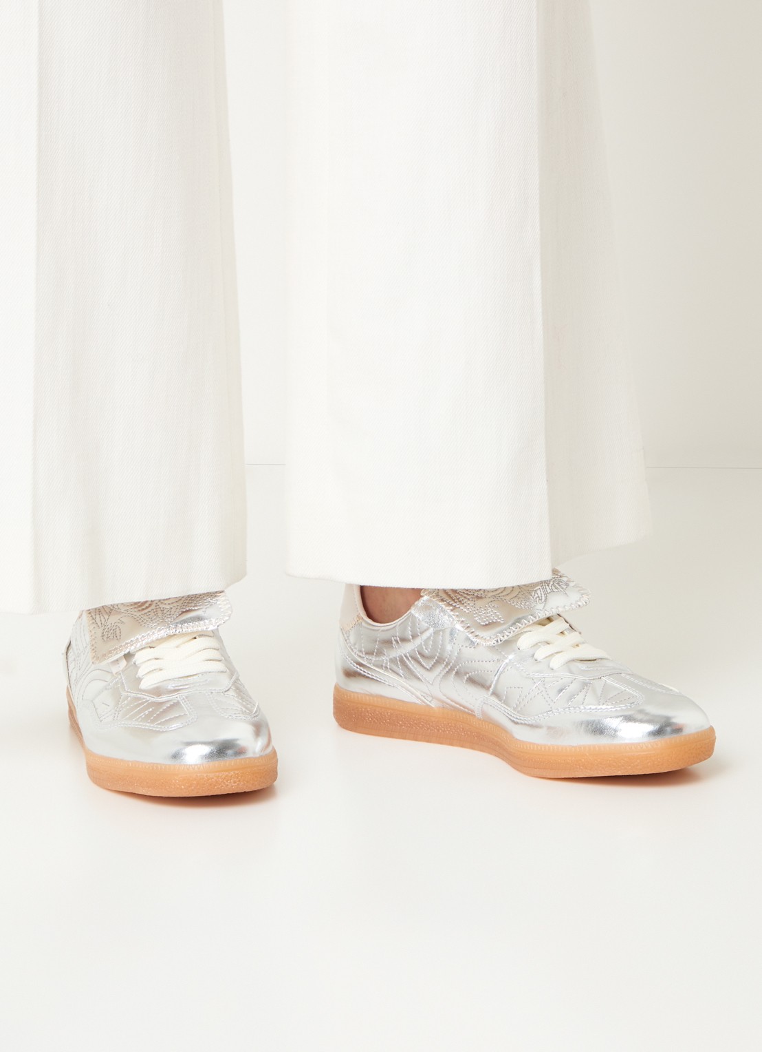 Steve Madden Euphoria sneaker met metallic finish - voorkant 3 zilver
