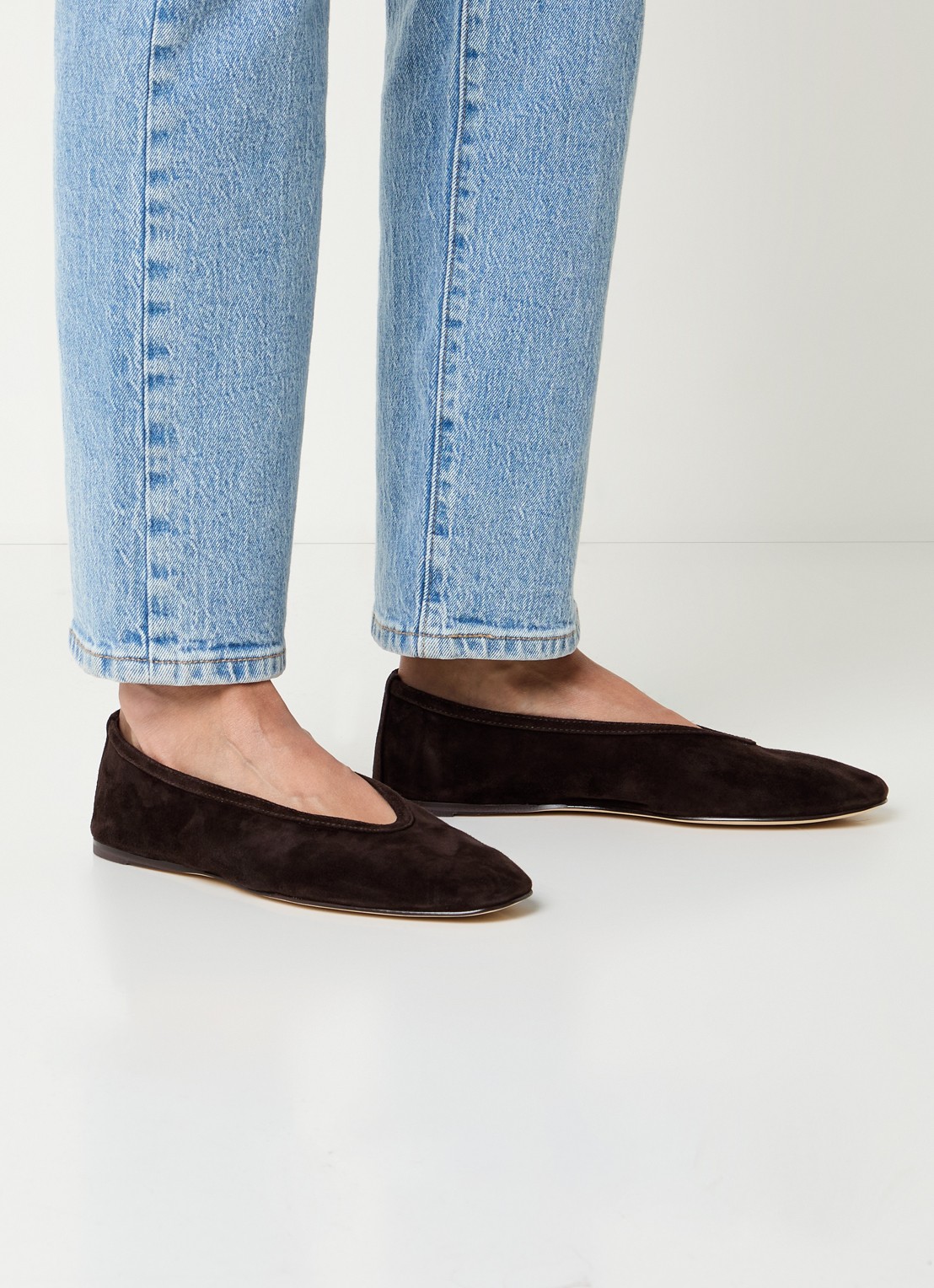 Steve Madden Leni ballerina van suède  - voorkant 2 donkerbruin