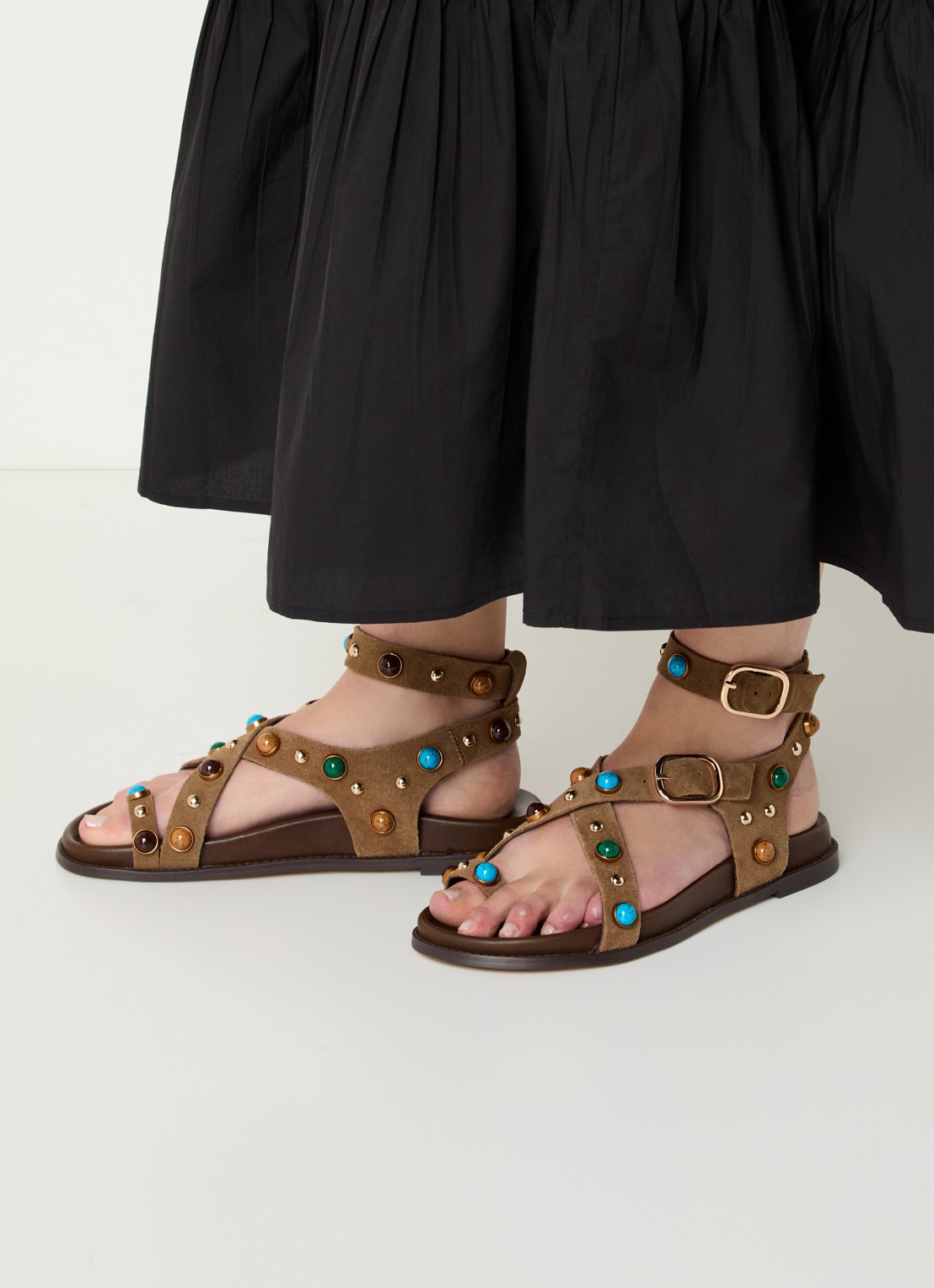Steve Madden Linear sandaal van suède met studs - voorkant 6 lichtbruin