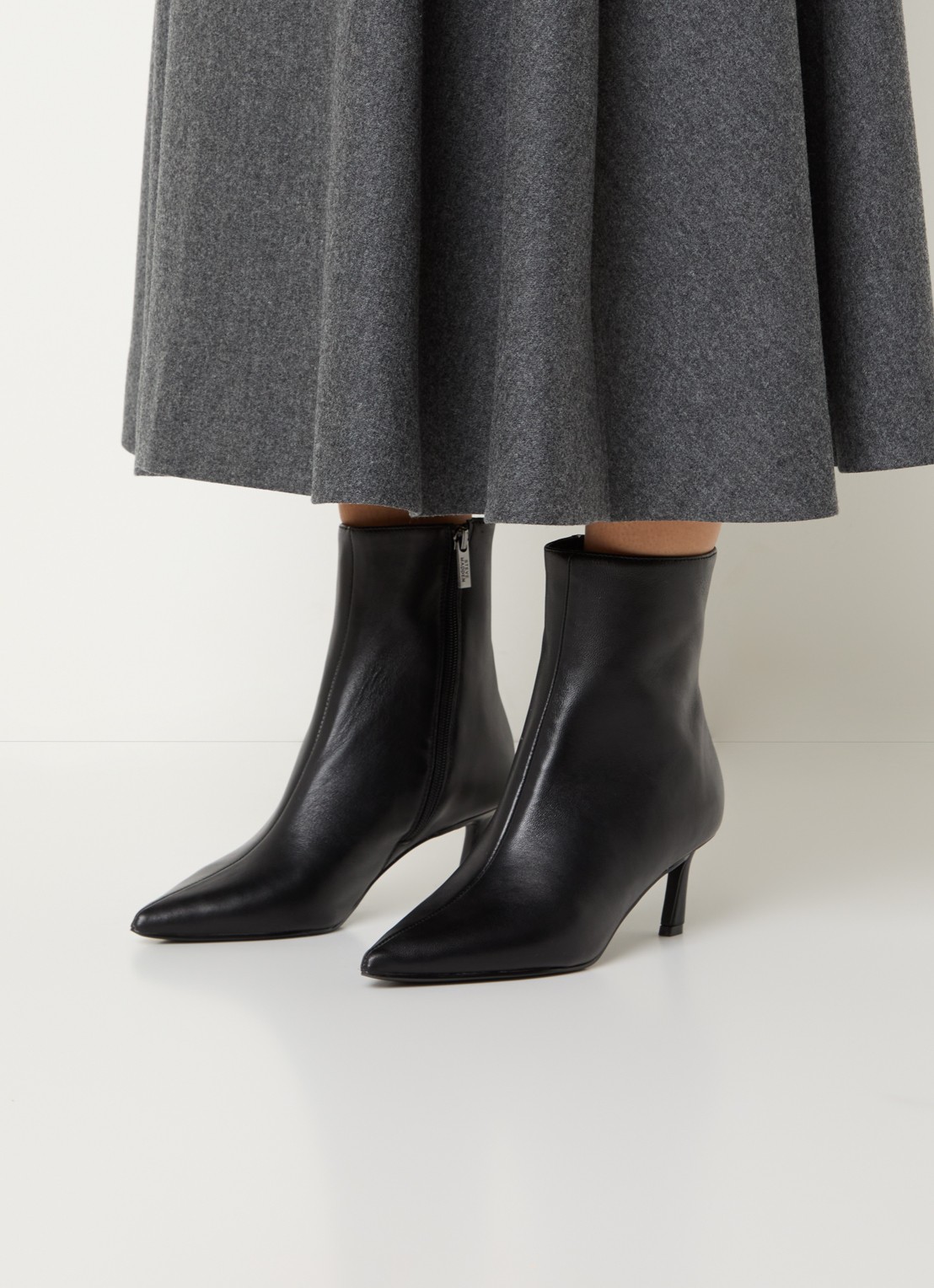 Steve Madden Lulah enkellaarsje van leer - voorkant 2 zwart