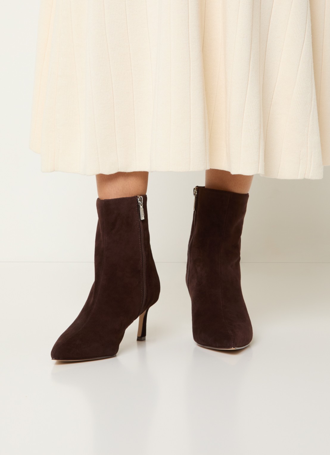 Steve Madden Lulah enkellaarsje van suède - voorkant 2 donkerbruin