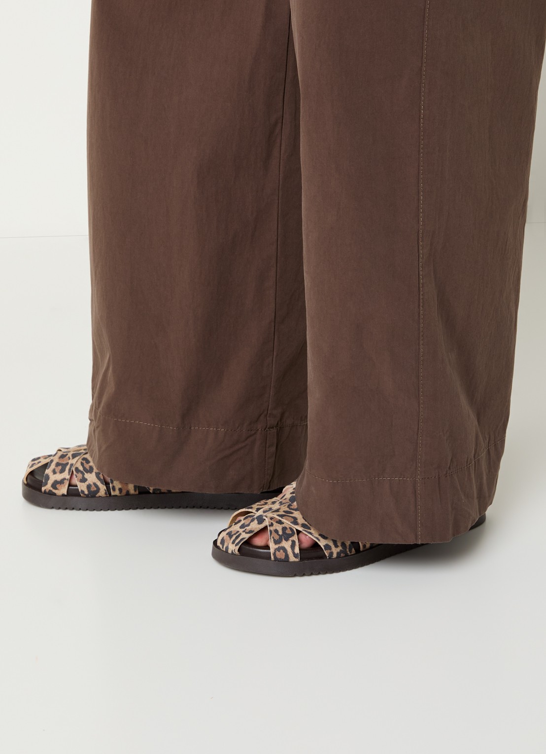 Steve Madden Mamba slipper van suède met panterprint - voorkant 2 camel