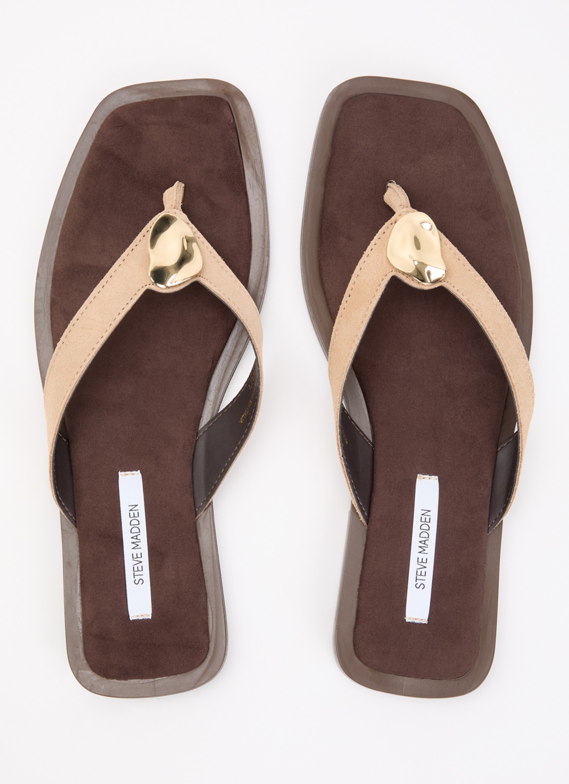 Steve Madden Meira slipper van suède - detail 2 lichtbruin