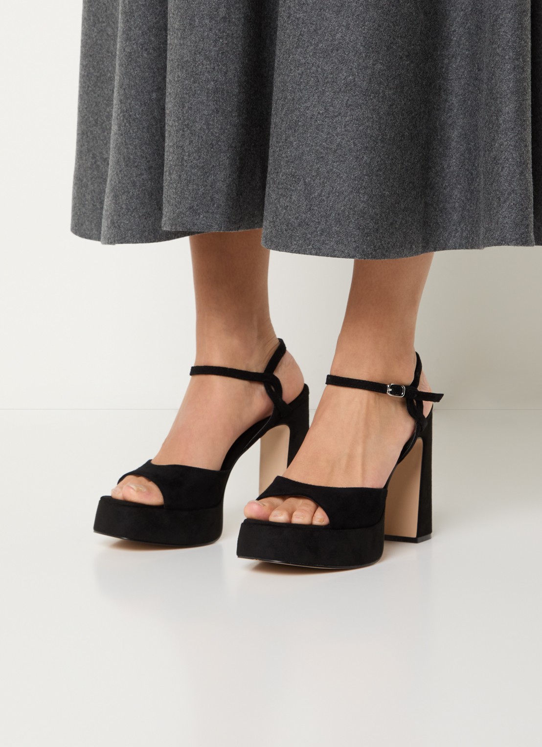 Steve Madden Miliana sandalette van suède  - voorkant 6 zwart