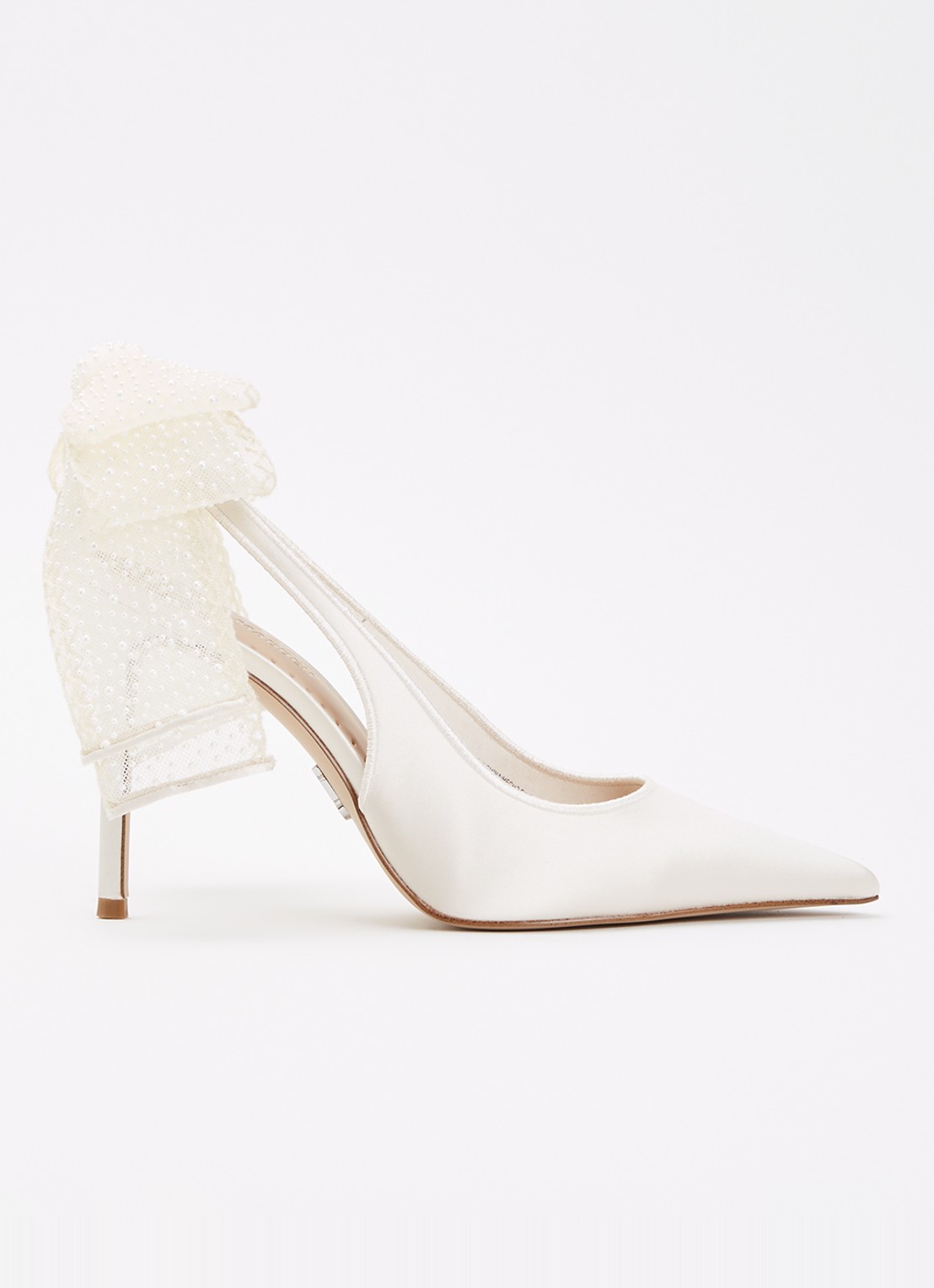 Steve Madden Teacup-P slingback van satijn met strikdetail - voorkant 2 ivoor