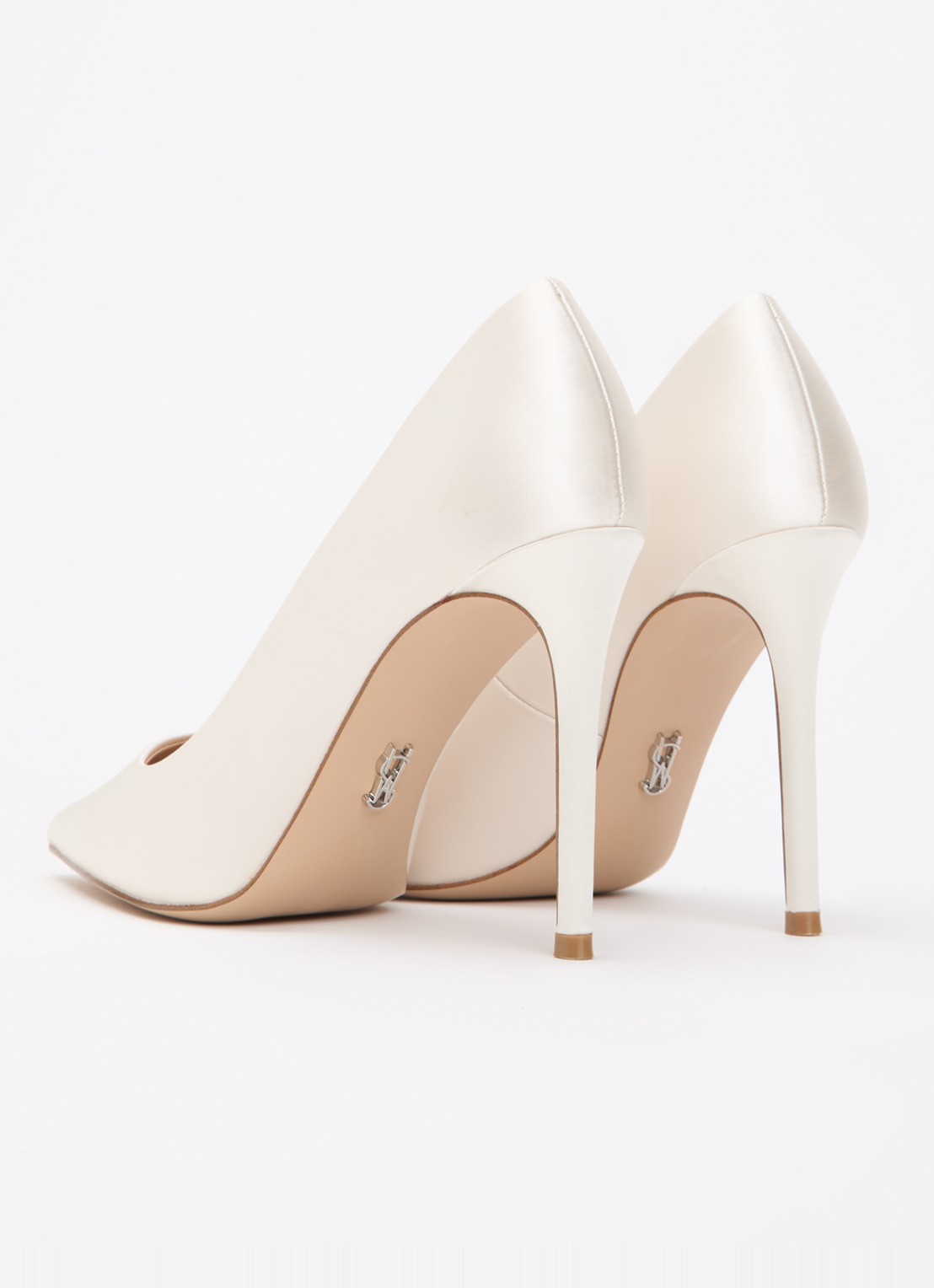 Steve Madden Thrive pump van satijn - achterkant 3 ivoor