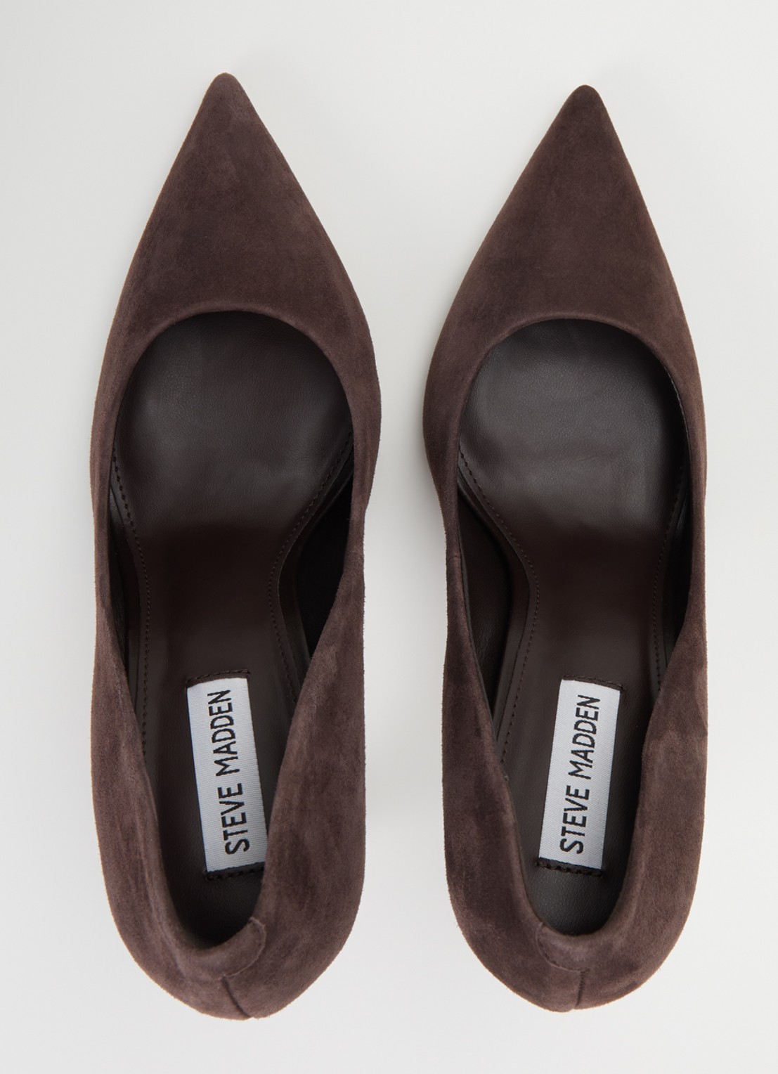 Steve Madden Thrive pump van suède - detail 3 donkerbruin
