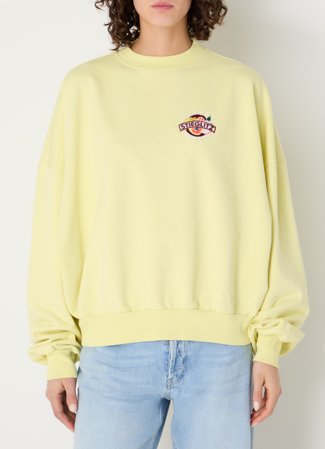 Stieglitz Cindy sweater met logo- en backprint - achterkant geel