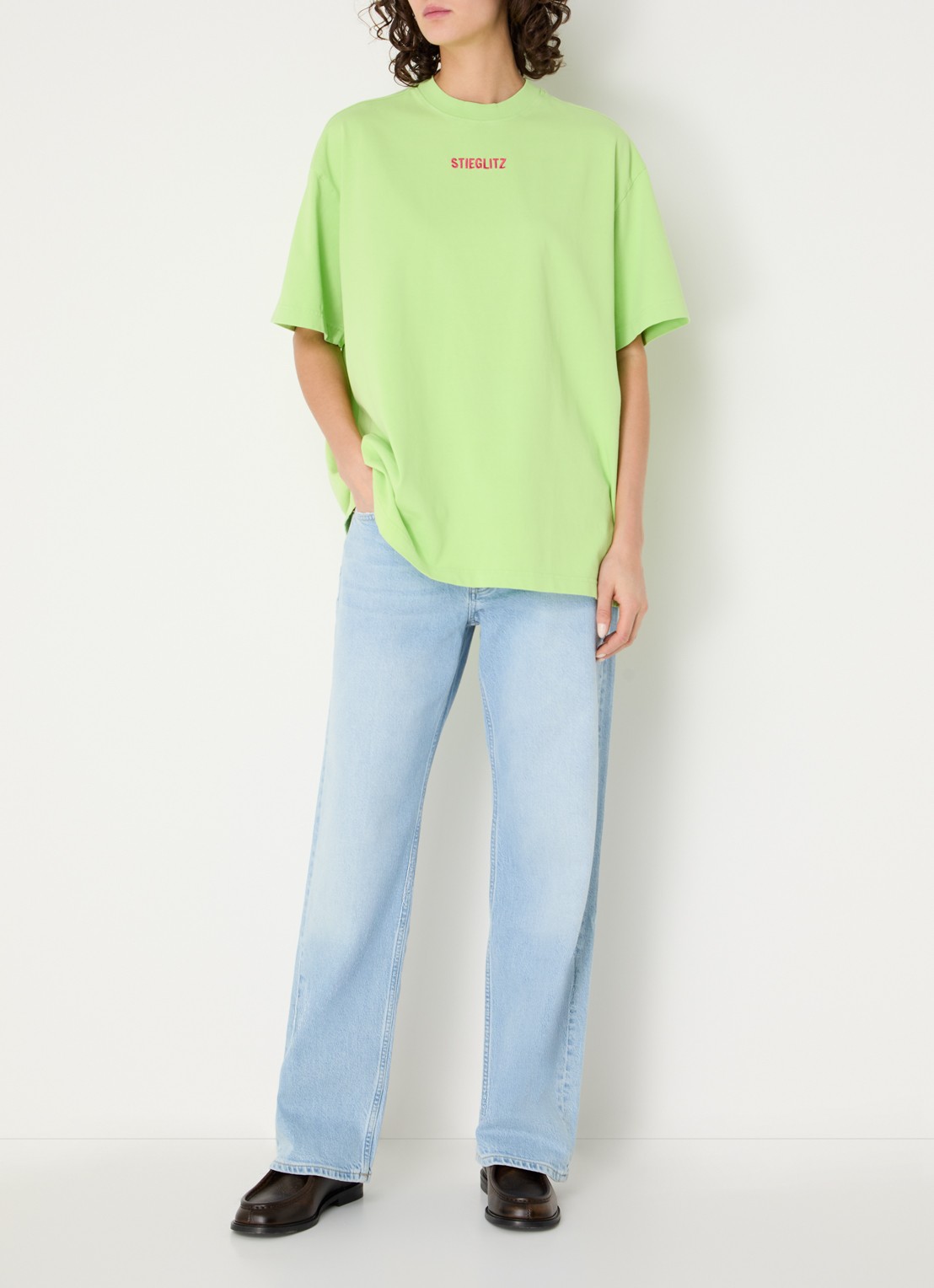 Stieglitz Oversized T-shirt met logoborduring - voorkant 4 neongroen