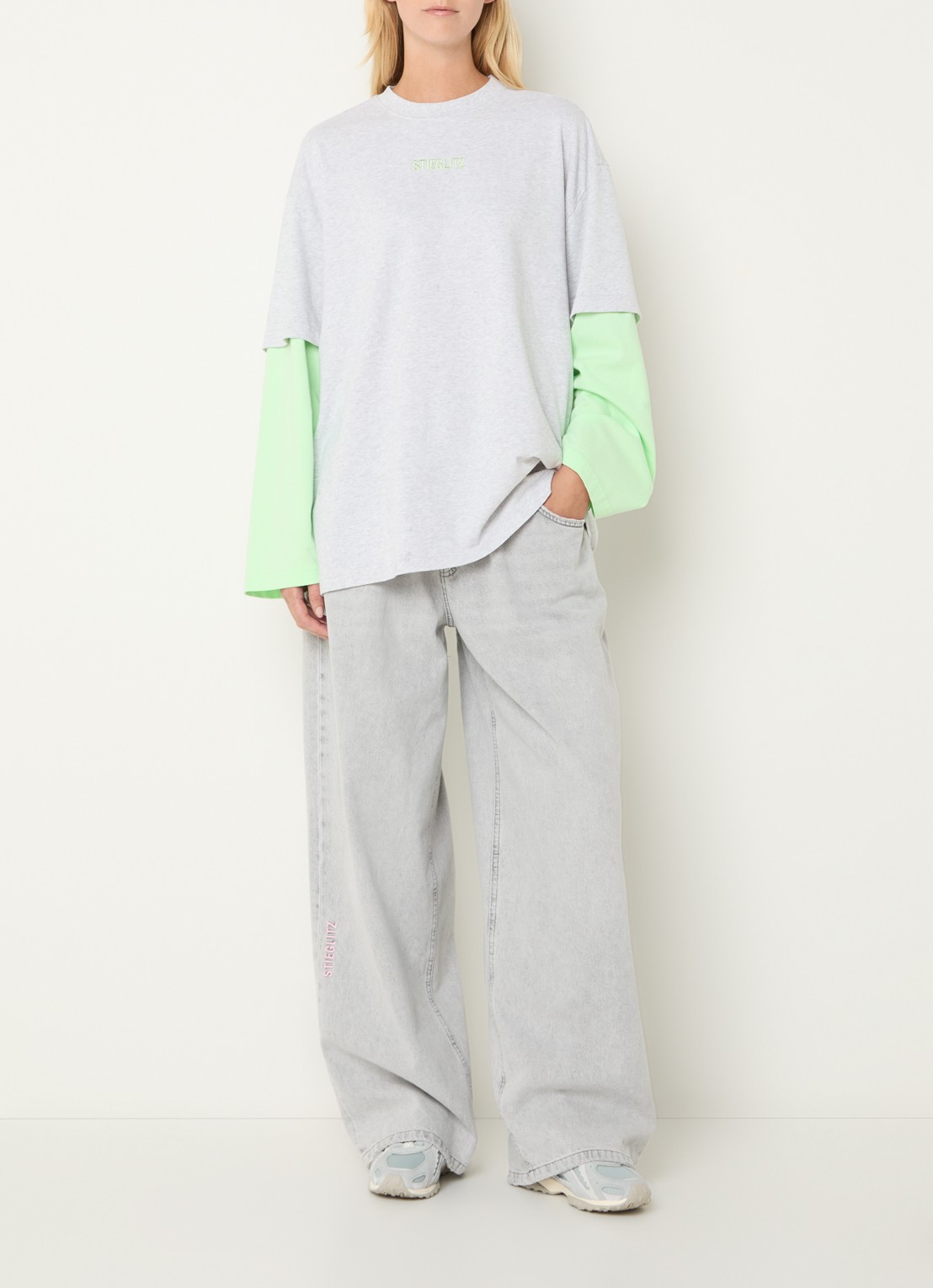 Stieglitz Stan longsleeve met logo - voorkant 4 neongroen