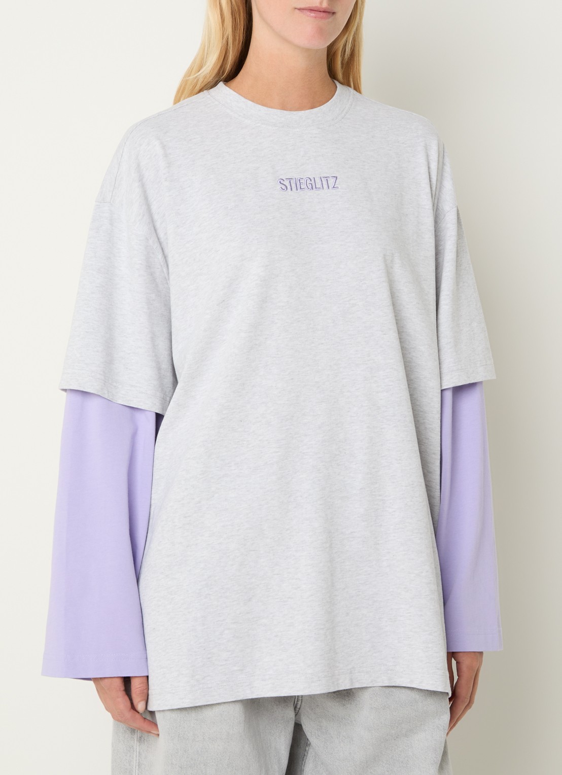 Stieglitz Stan longsleeve met logo - detail lavendel