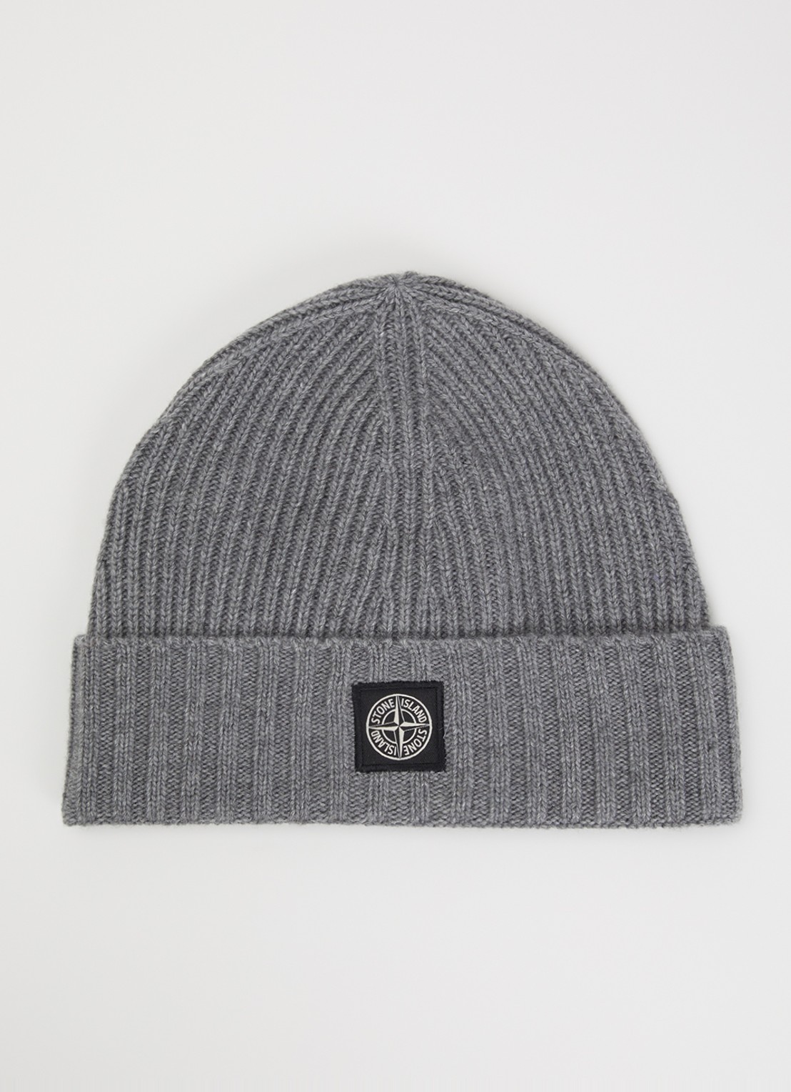 Stone Island 00001 ribgebreide muts in kasjmierblend met logo - voorkant grijs