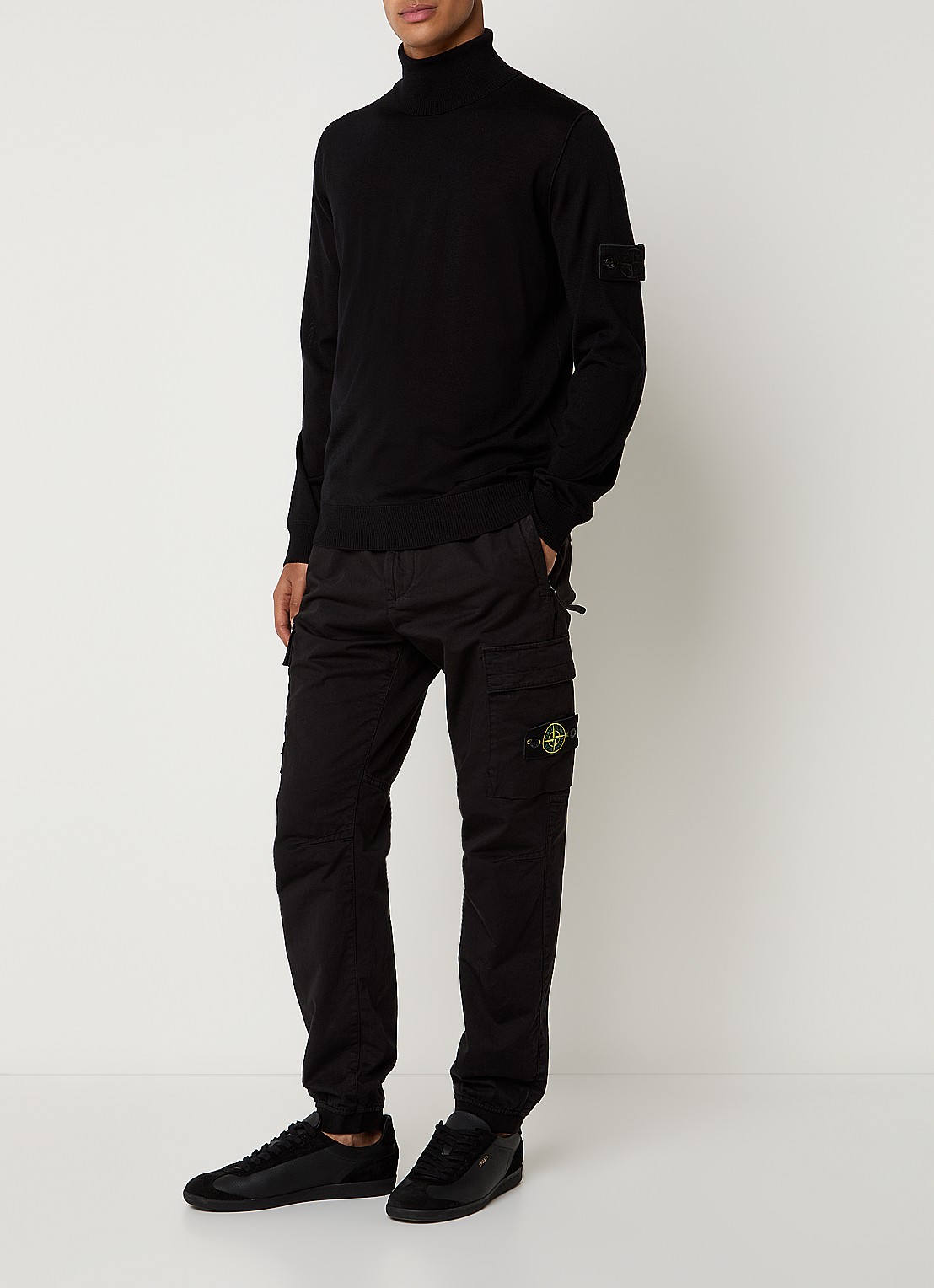Stone Island 00066 fijngebreide pullover van scheerwol met col - voorkant 2 zwart
