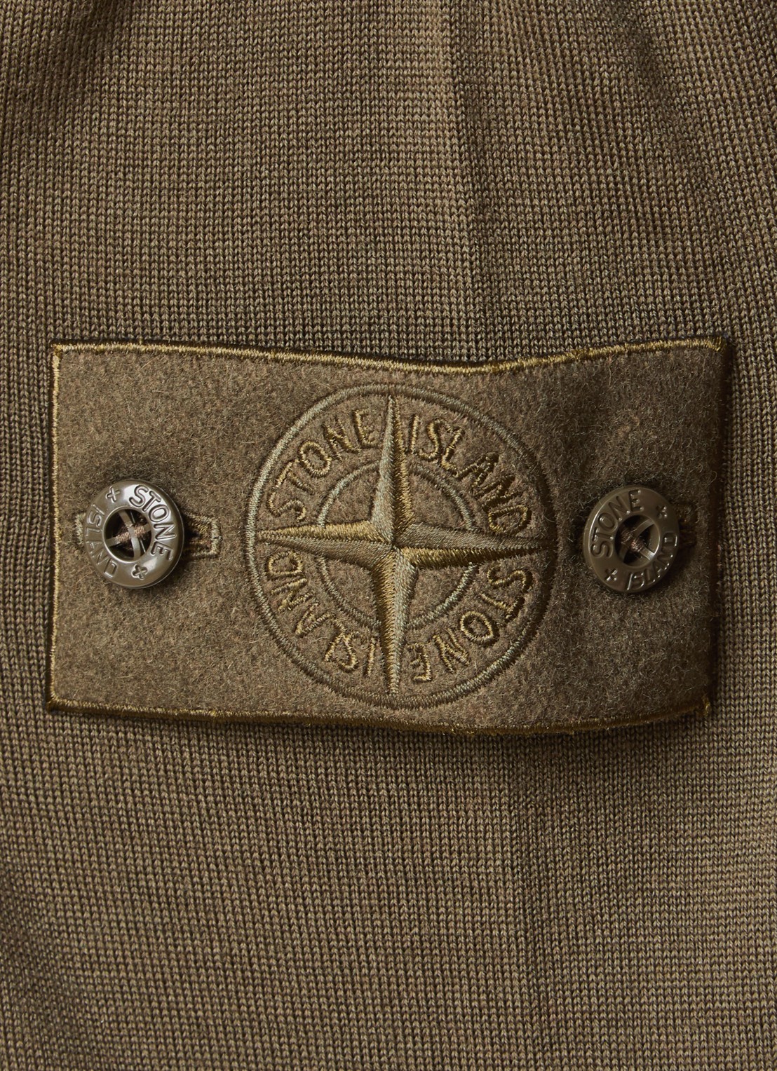 Stone Island 00066 fijngebreide pullover van scheerwol met col - detail 5 legergroen