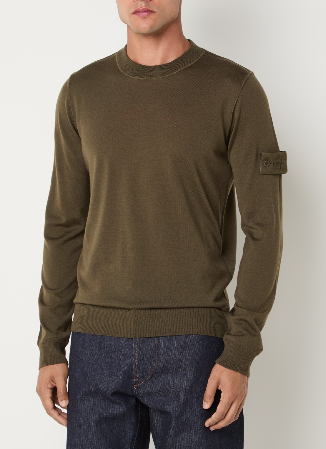 Stone Island 00074 fijngebreide pullover van scheerwol met logo - detail 2 legergroen