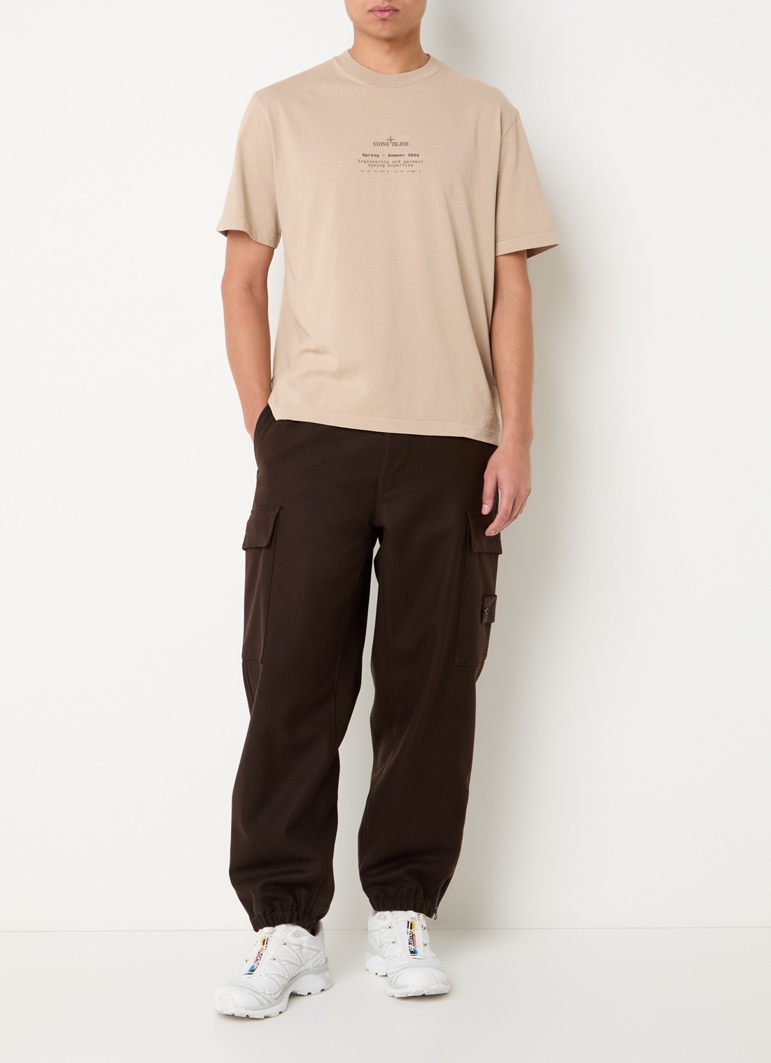 Stone Island 12002 T-shirt met logo- en backprint - voorkant 2 beige