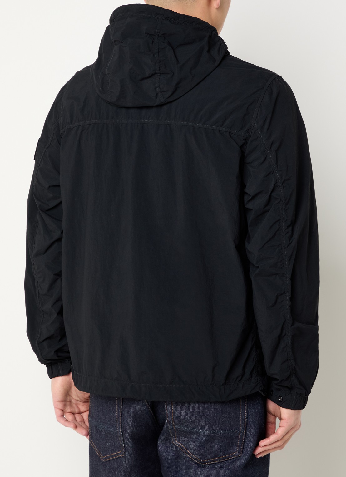 Stone Island 12572 regenjack met capuchon en klepzakken - achterkant 3 zwart