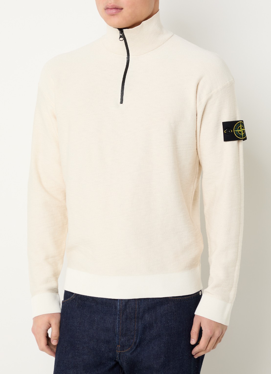 Stone Island 26983 fijngebreide trui met logoborduring - detail 4 ivoor