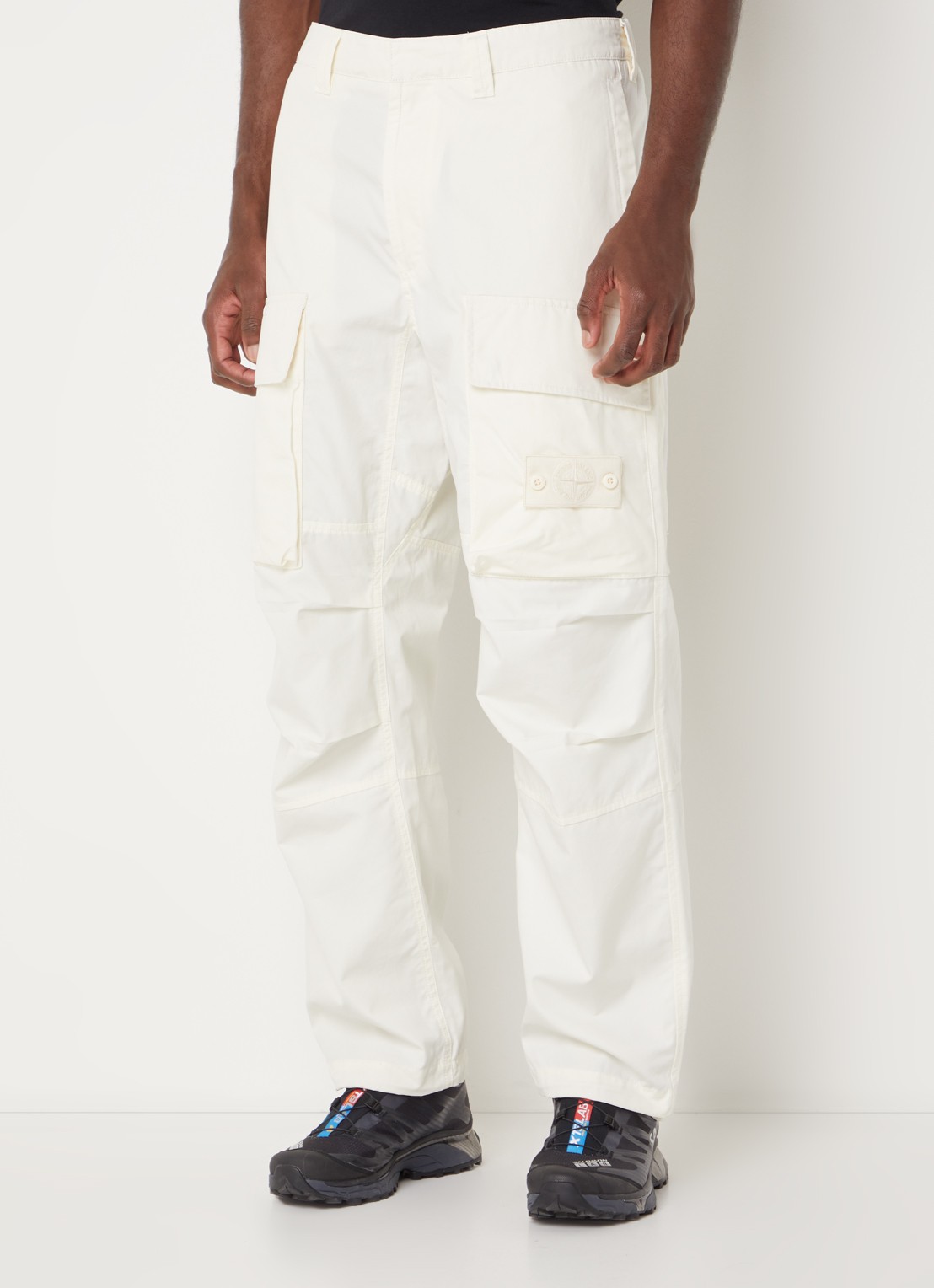 Stone Island 309F1 loose fit cargobroek met klepzakken en logo - detail 4 creme
