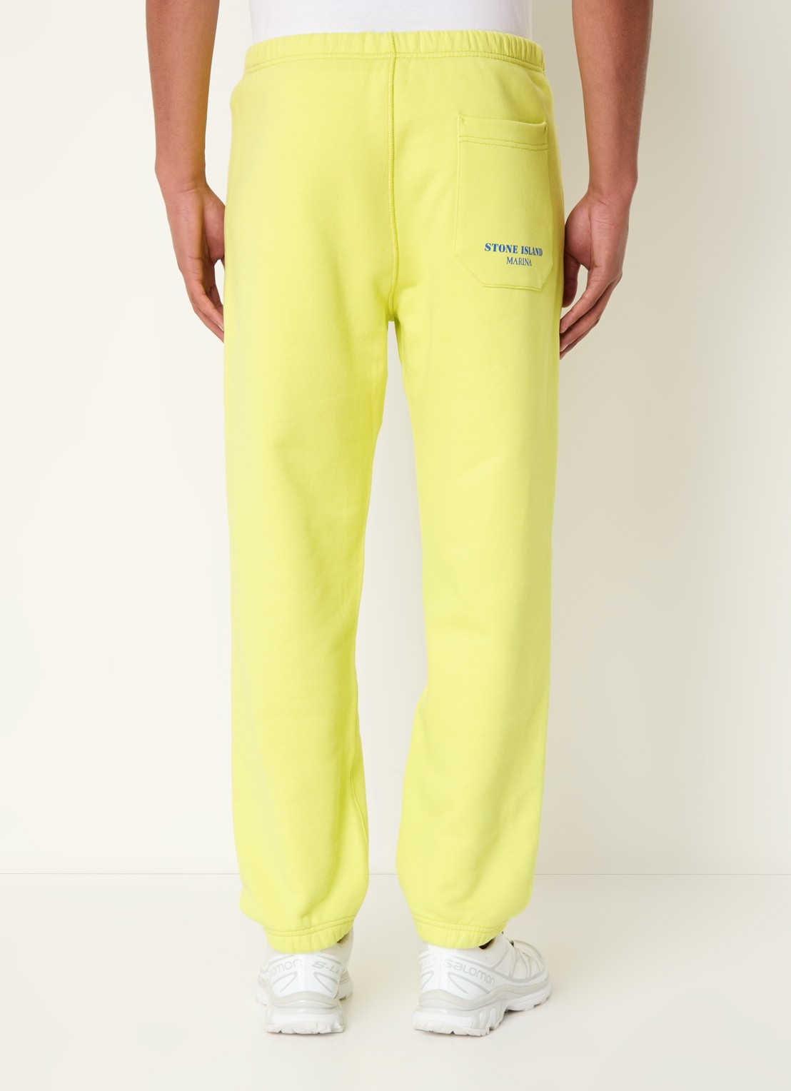 Stone Island 632X5 tapered fit joggingbroek met steekzakken - achterkant citroengeel