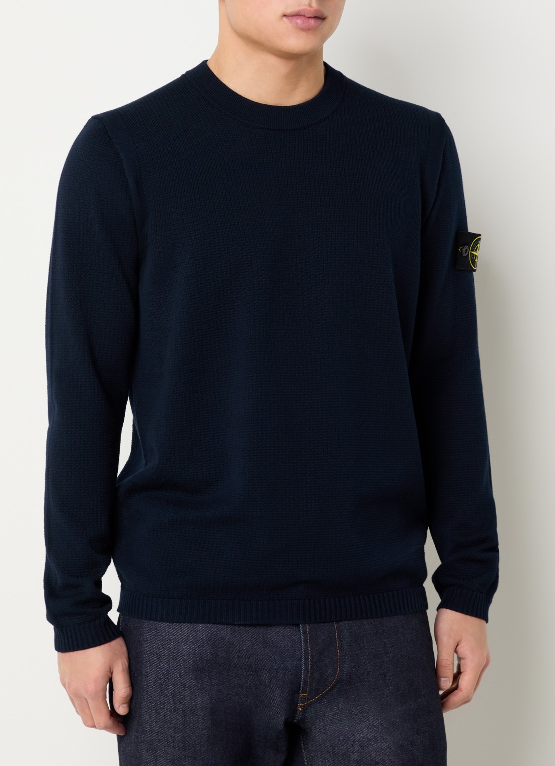 Stone Island 64011 fijngebreide trui met logoborduring - detail 4 donkerblauw