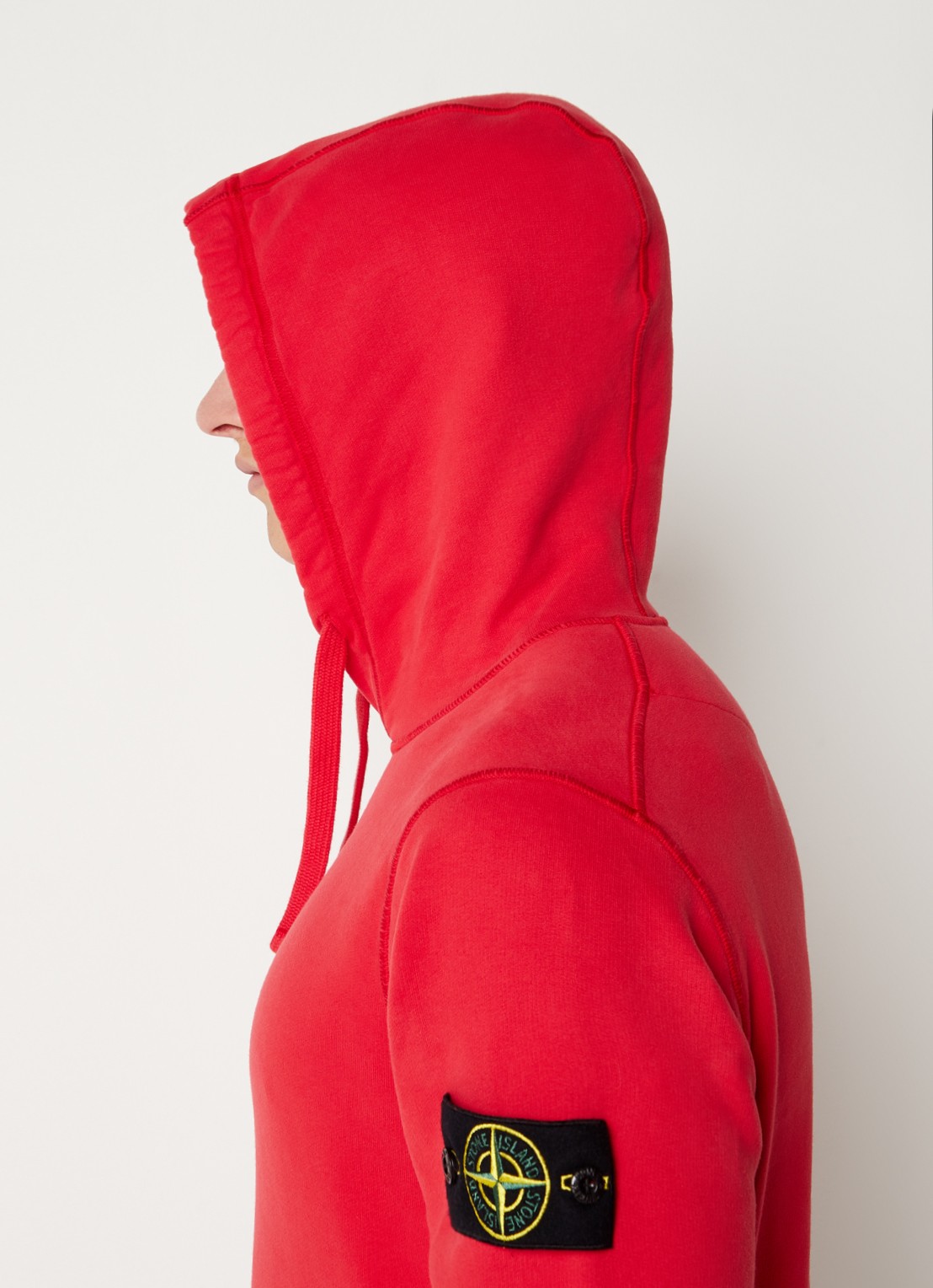 Stone Island 64120 Hoodie met logo - detail 5 rood