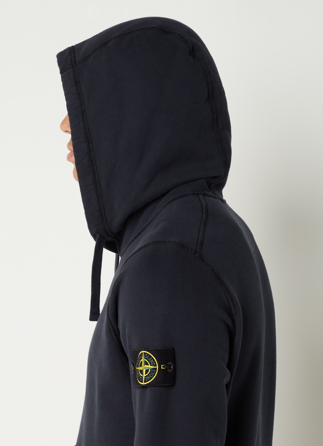 Stone Island 64120 Hoodie met logo - detail 5 donkerblauw