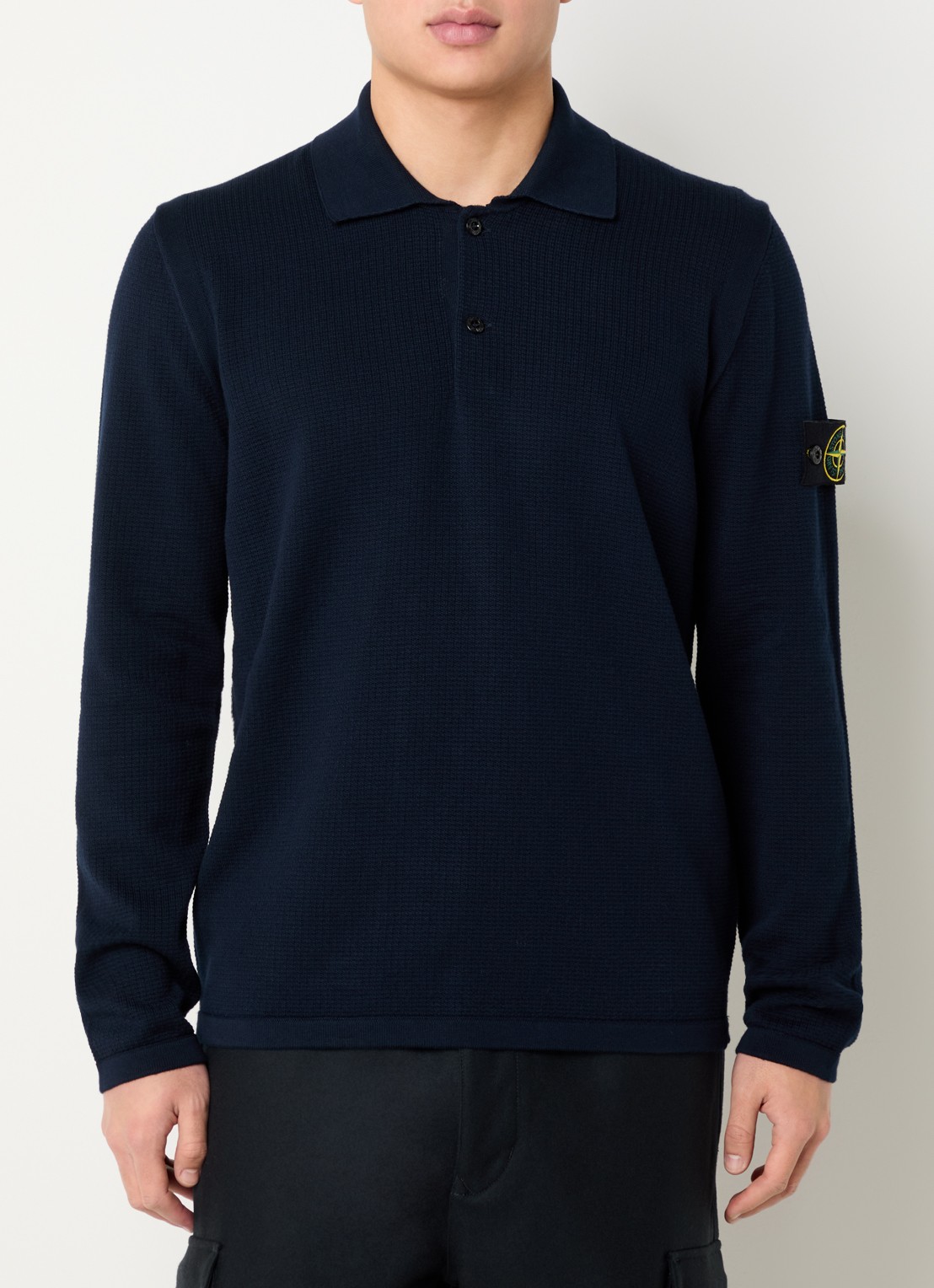 Stone Island 64349 fijngebreide trui met polokraag en logo - detail donkerblauw
