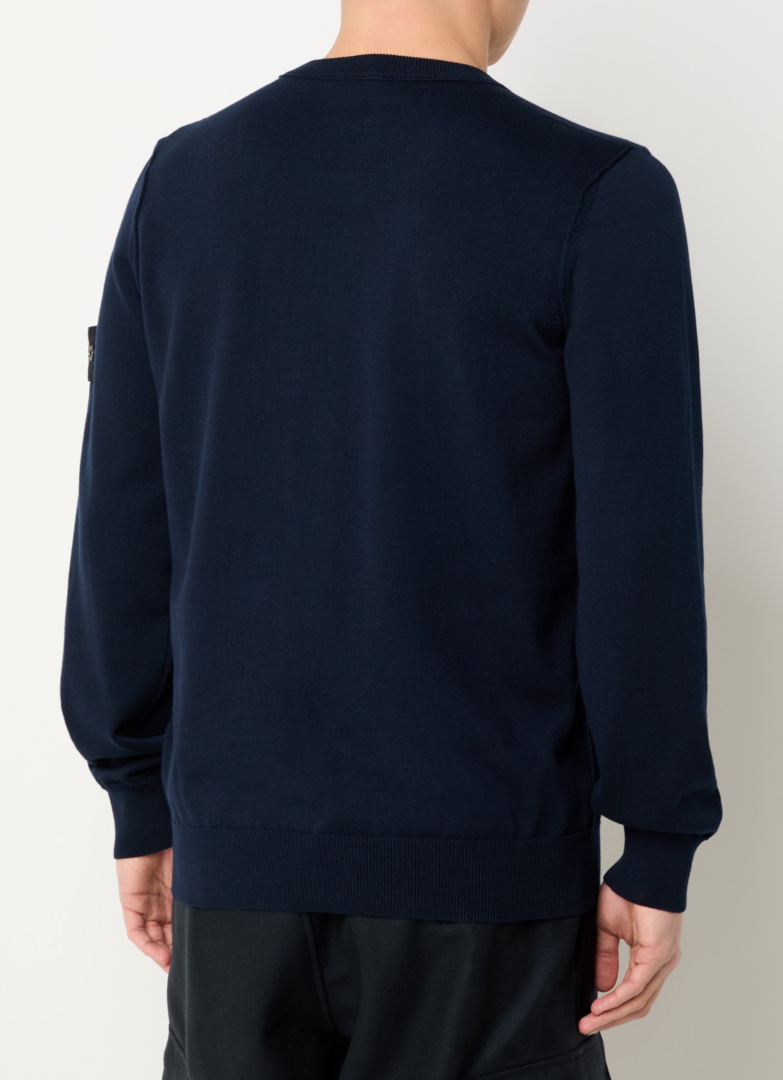 Stone Island 86002 fijngebreide trui met logo - achterkant 3 donkerblauw