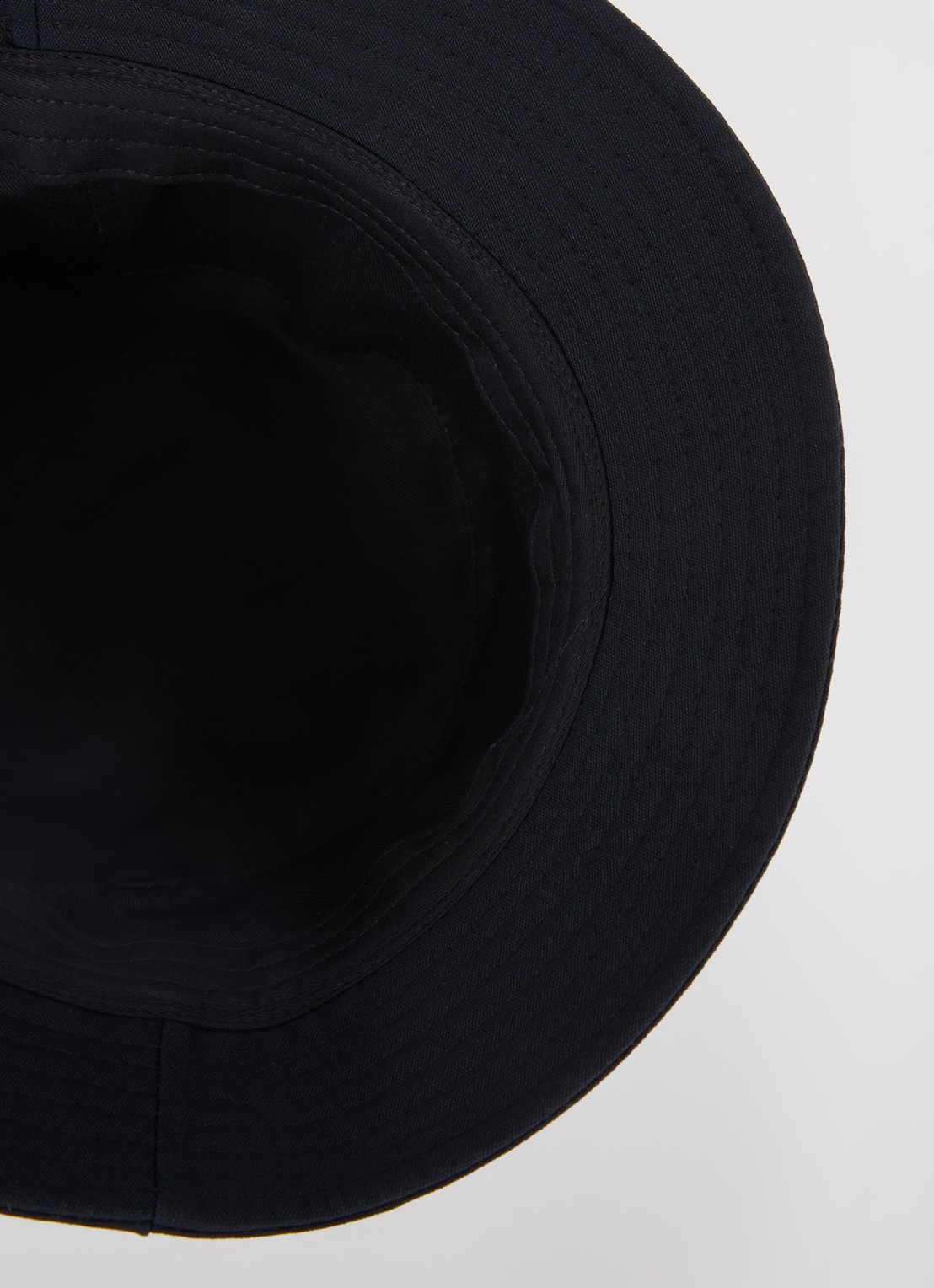 Stone Island Bucket hoed met logoborduring - detail zwart