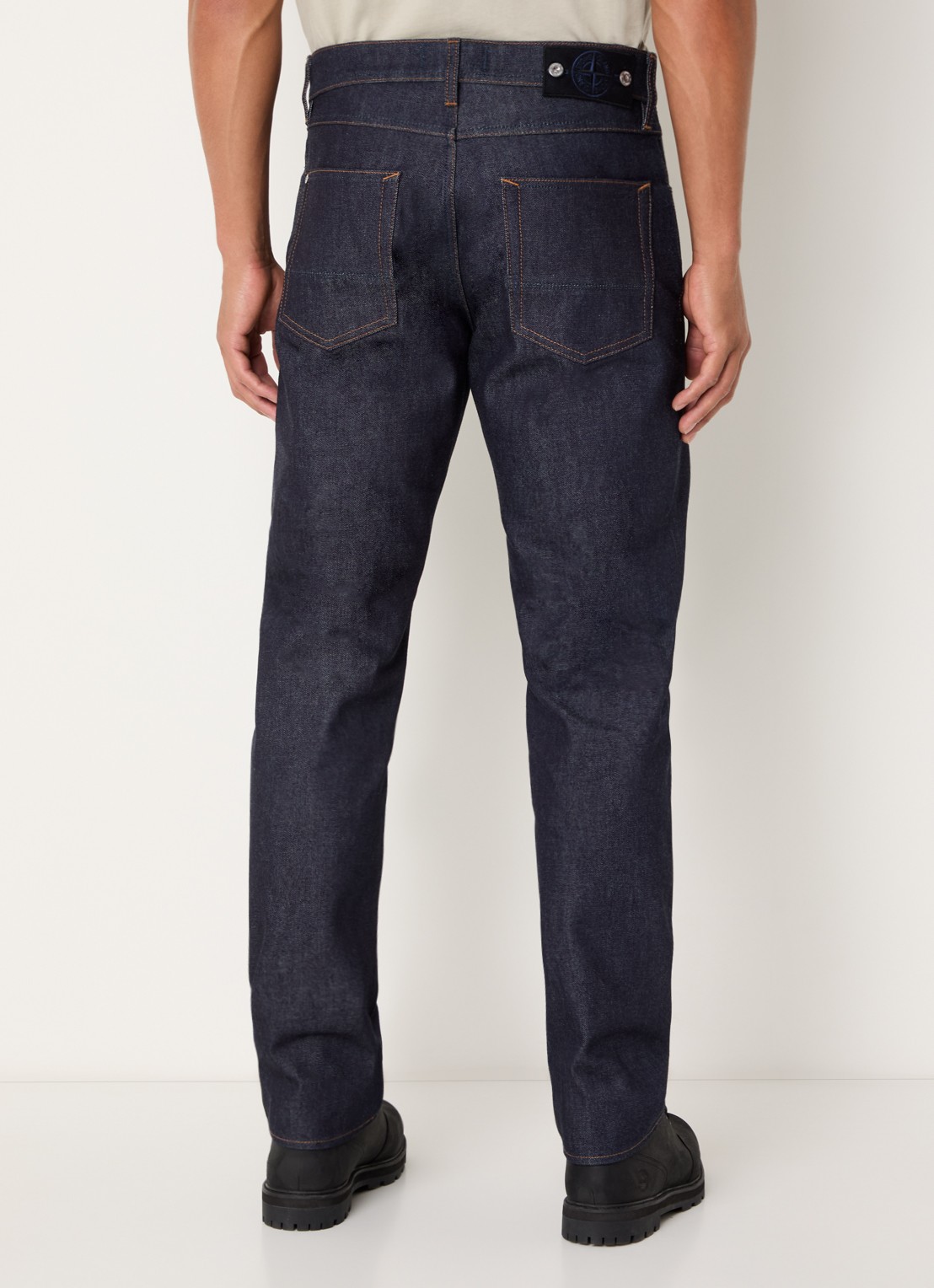 Stone Island K2S15 straight leg jeans met steekzakken - achterkant 3 donkerblauw