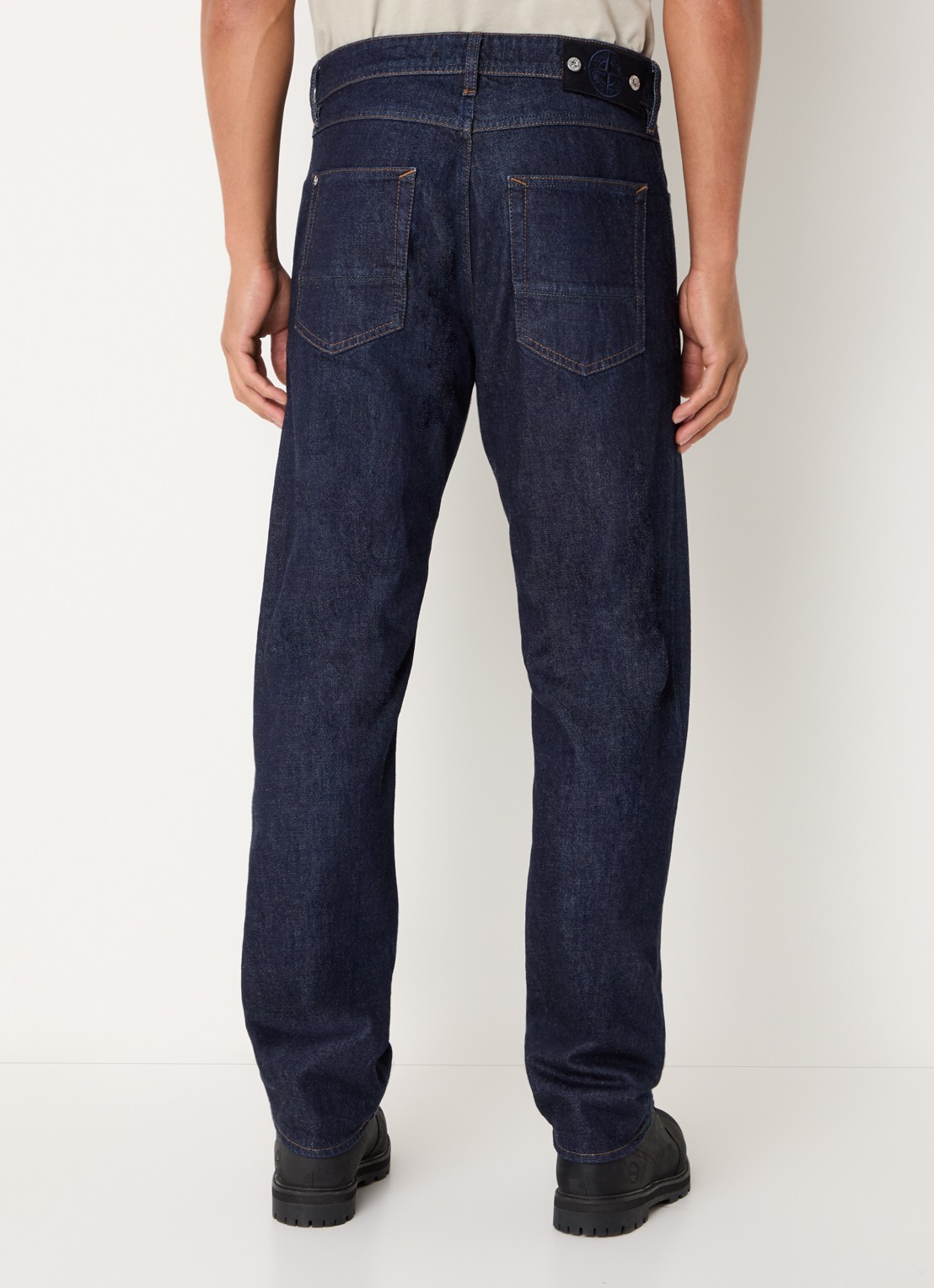 Stone Island K2S15 straight leg jeans met steekzakken - achterkant donkerblauw
