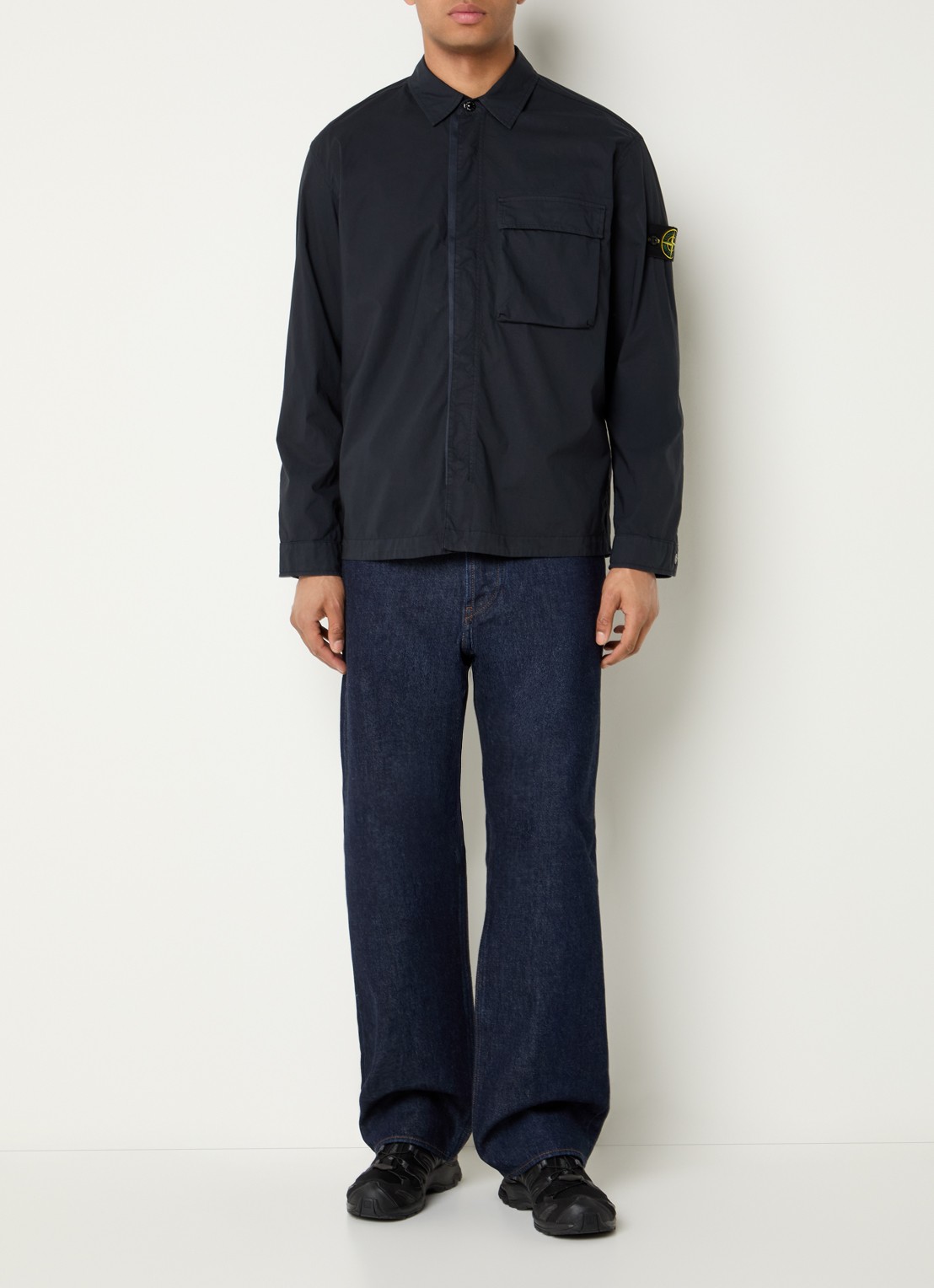 Stone Island S0003 overshirt met borstzak en logo - voorkant 3 donkerblauw
