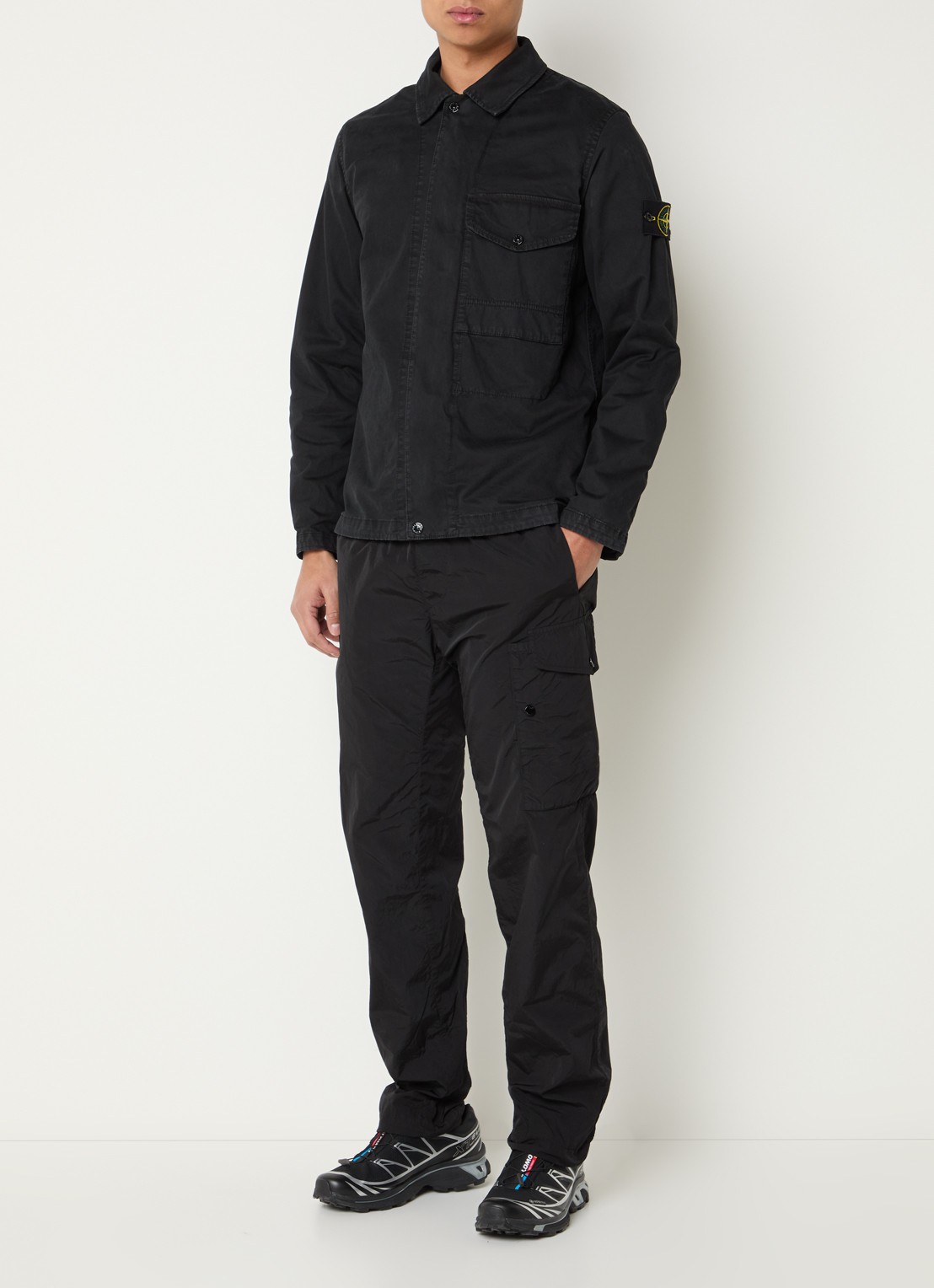 Stone Island S0004 overshirt met borstzak en logo - voorkant 4 zwart