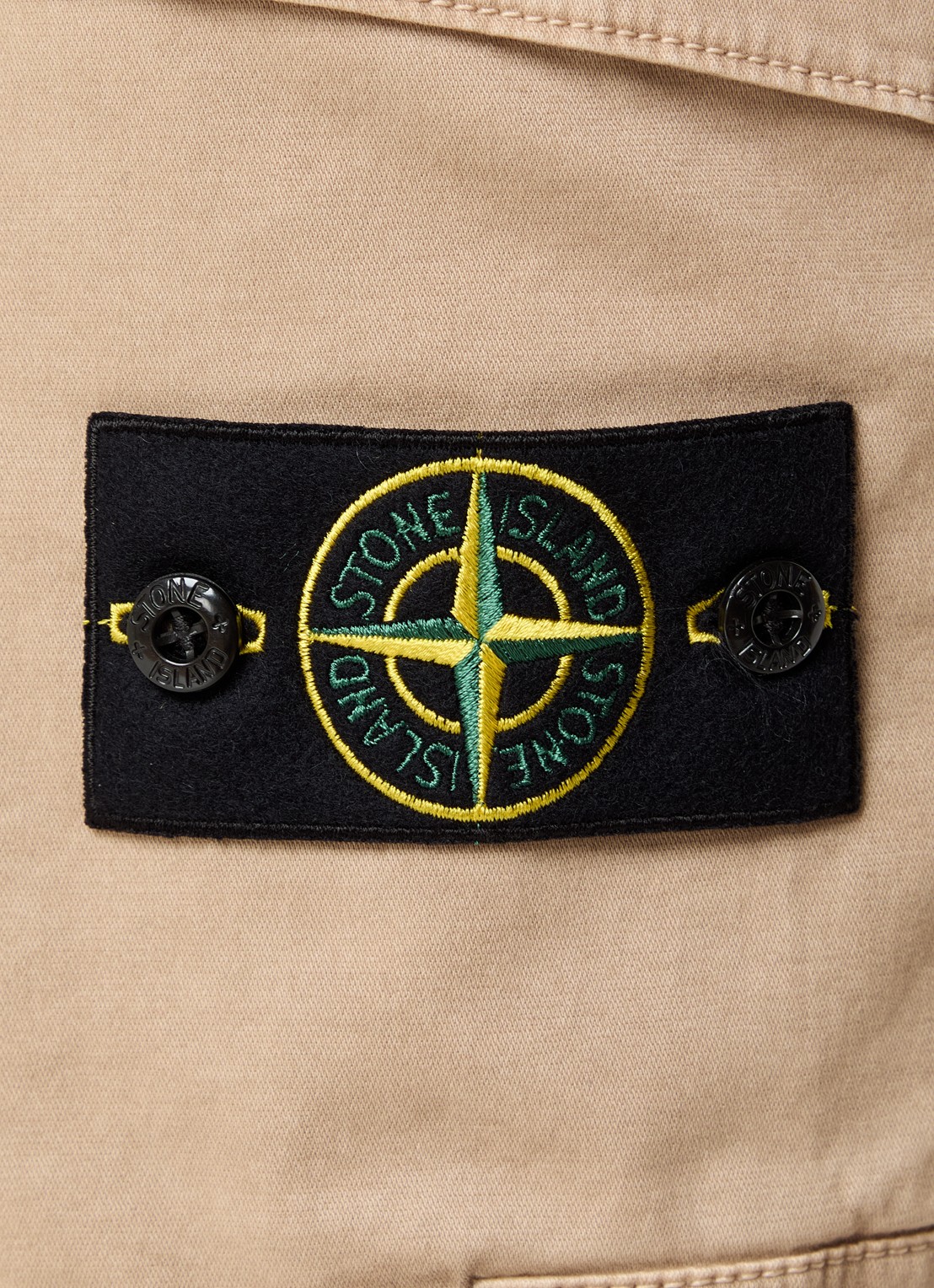 Stone Island S0004 Straight fit korte cargobroek met logo - detail 4 donkerbeige