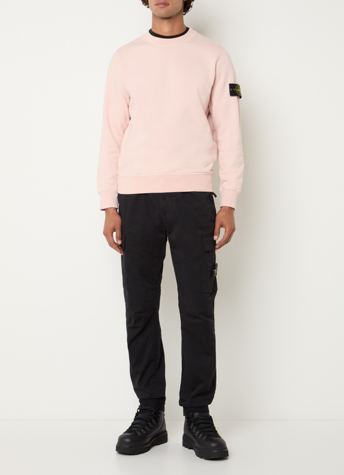 Stone Island S0014 slim fit cargobroek in wolblend met klepzakken - voorkant 5 zwart