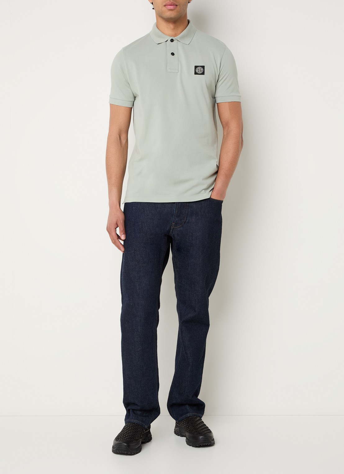 Stone Island S0017 slim fit polo met logoborduring - voorkant lindegroen