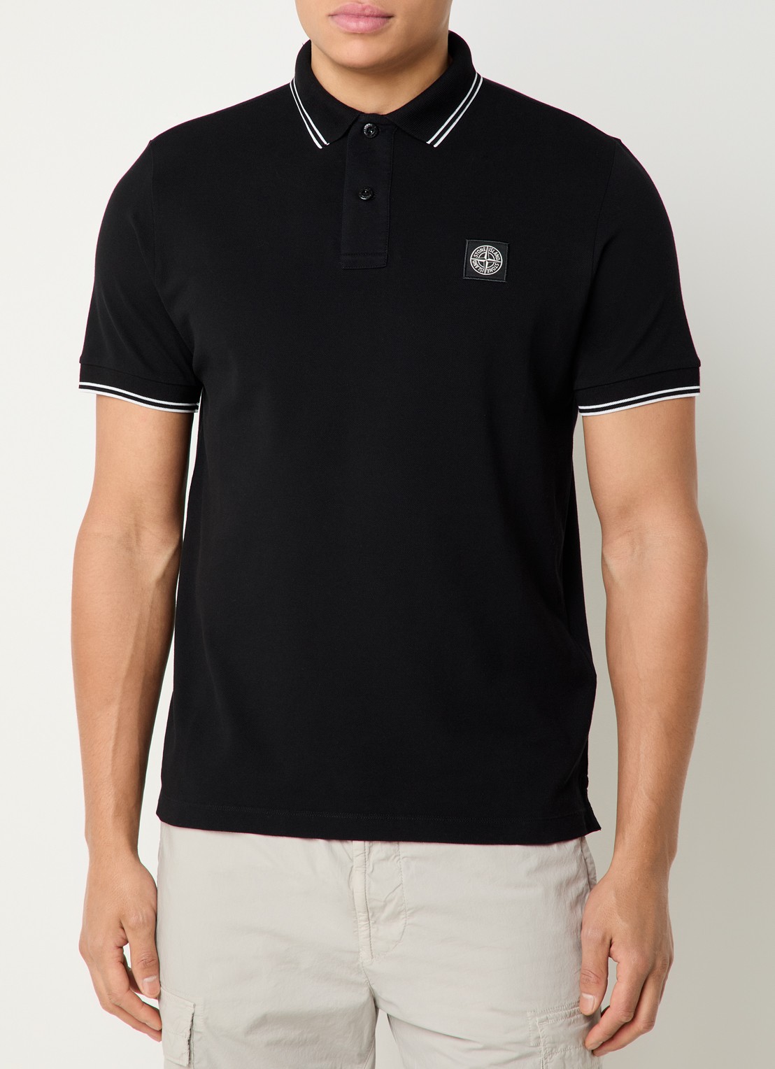Stone Island S0018 slim fit polo van piqué katoen met logoborduring - detail 2 zwart