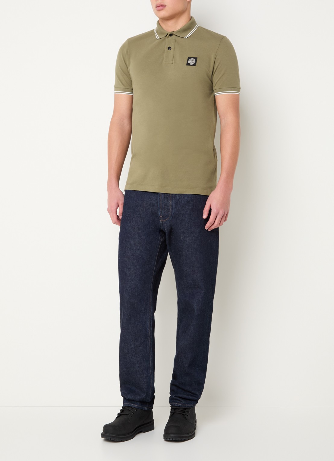 Stone Island S0018 slim fit polo van piqué katoen met logoborduring - voorkant 5 mosgroen