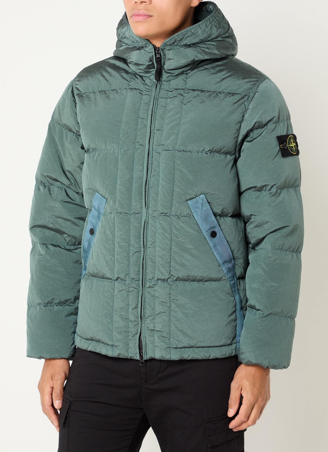 Stone Island S0019 puffer jack met capuchon en donsvulling - detail 3 zeegroen