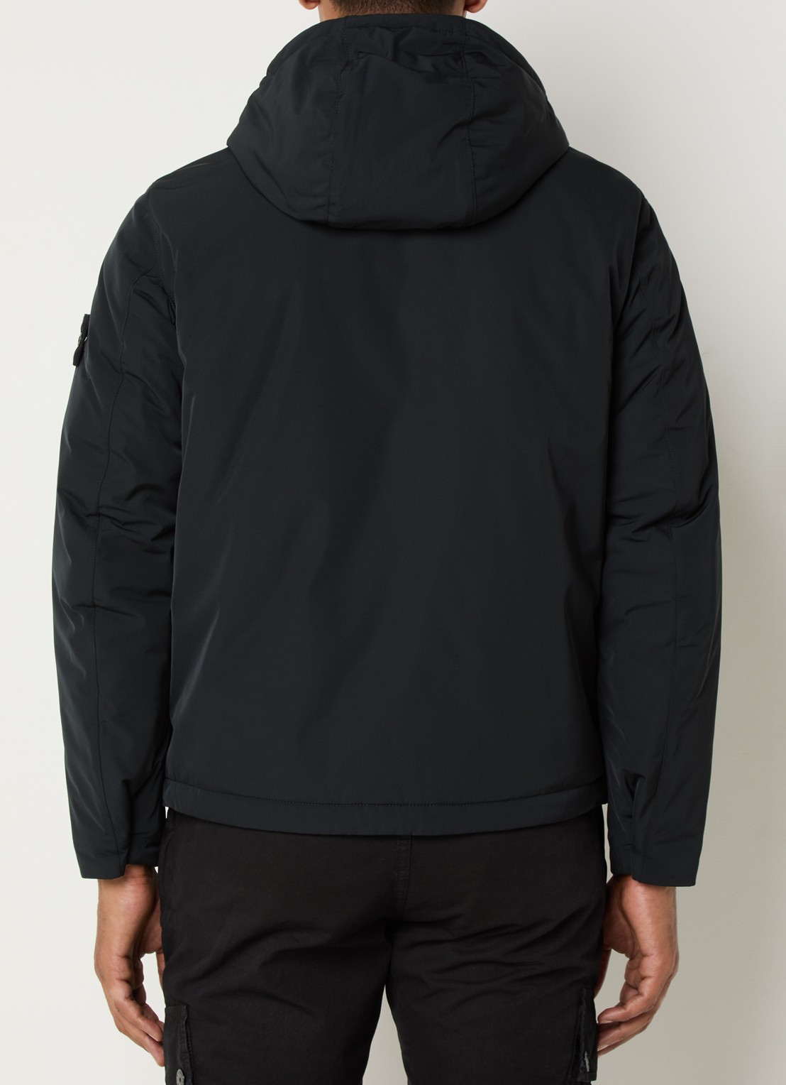 Stone Island S0026 gewatteerd jack met capuchon en steekszakken - achterkant 3 zwart
