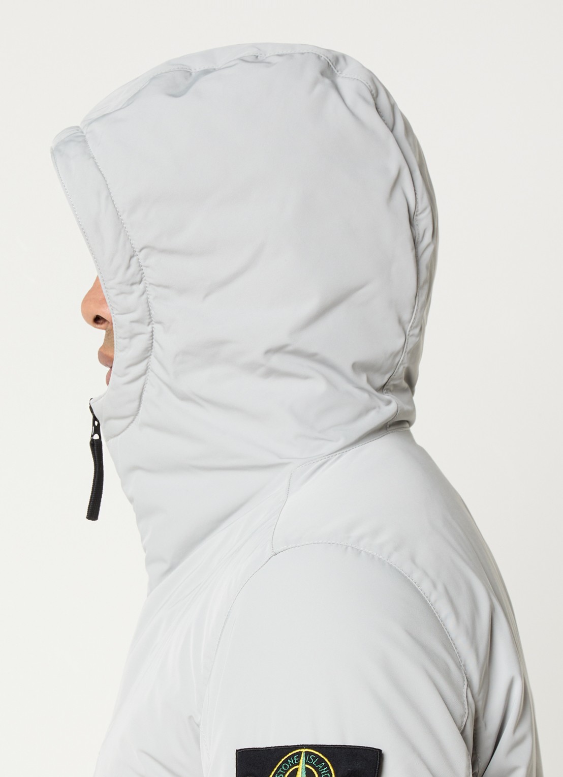 Stone Island S0026 gewatteerd jack met capuchon en steekszakken - detail 5 lichtgrijs